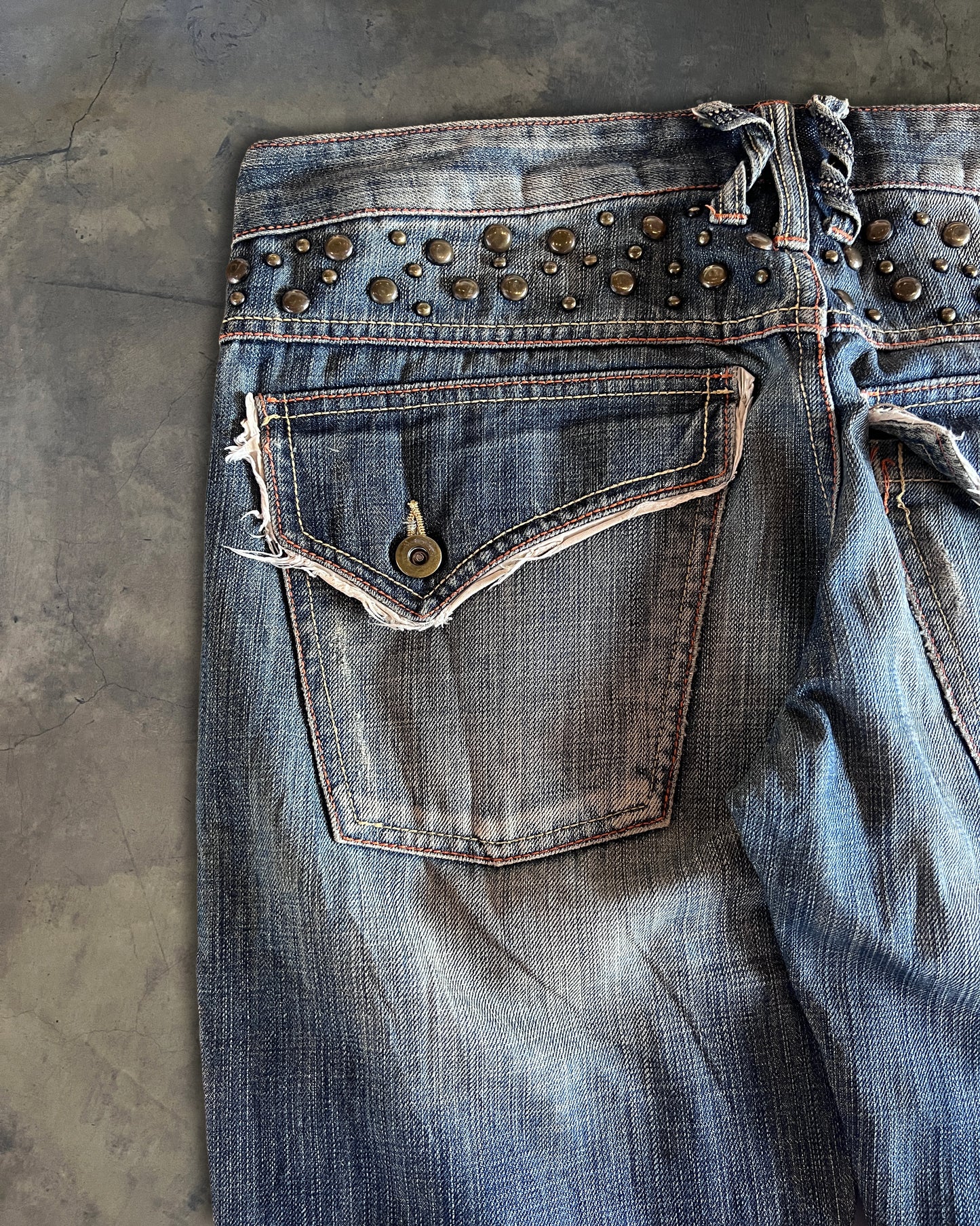 LAGUST SPIRAL CUTS DENIM