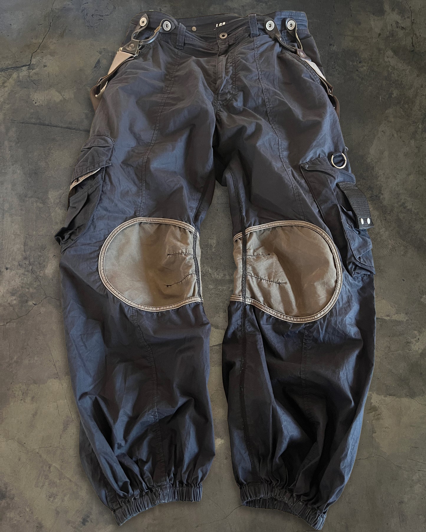 L.G.B SUSPENDER PARACHUTE CARGO