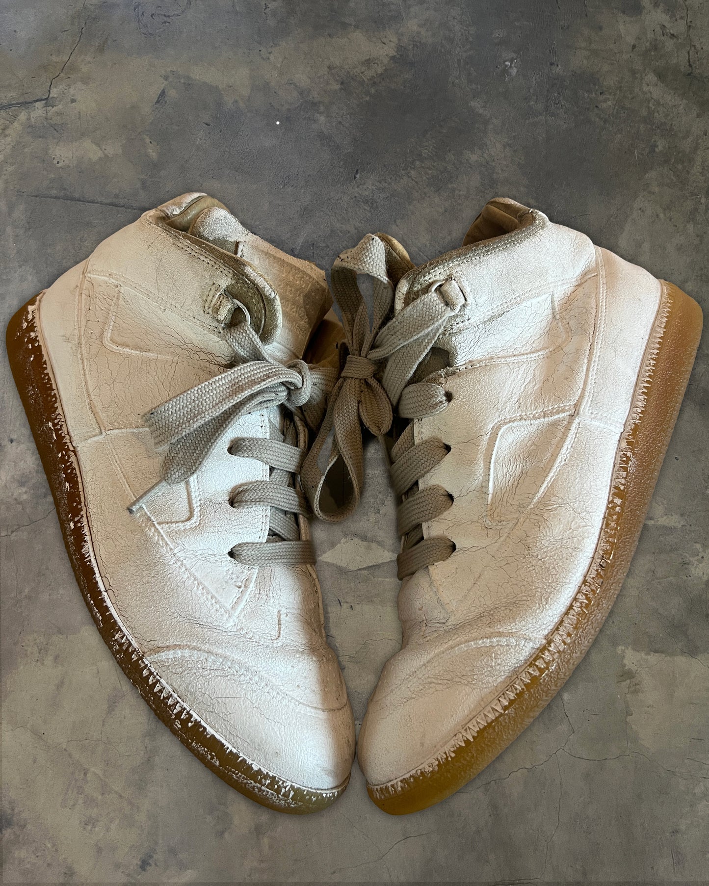 MAISON MARTIN MARGIELA CRACKED PAINT MID TOP SNEAKER
