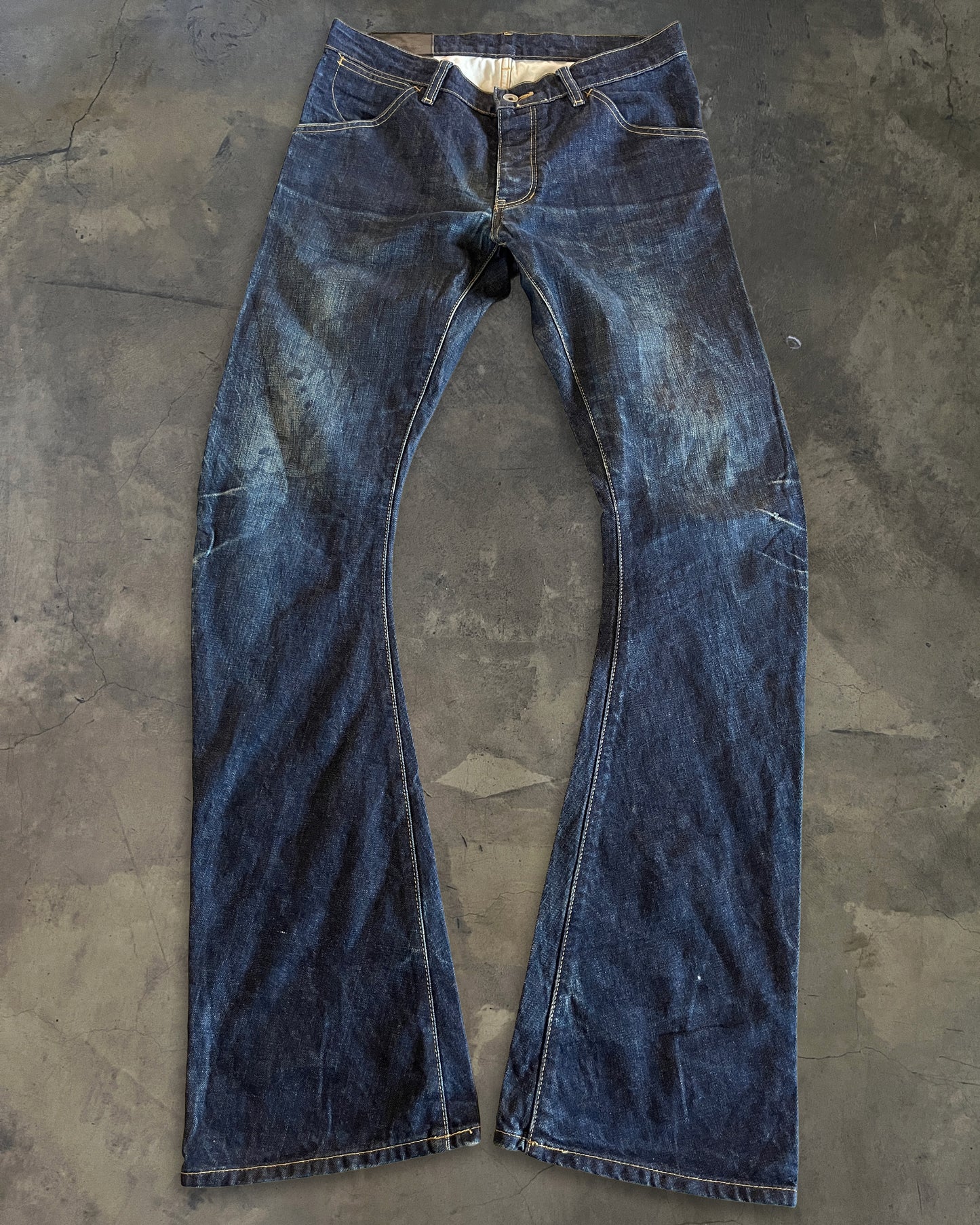 ATTACHMENT FLARED DENIM ★★★