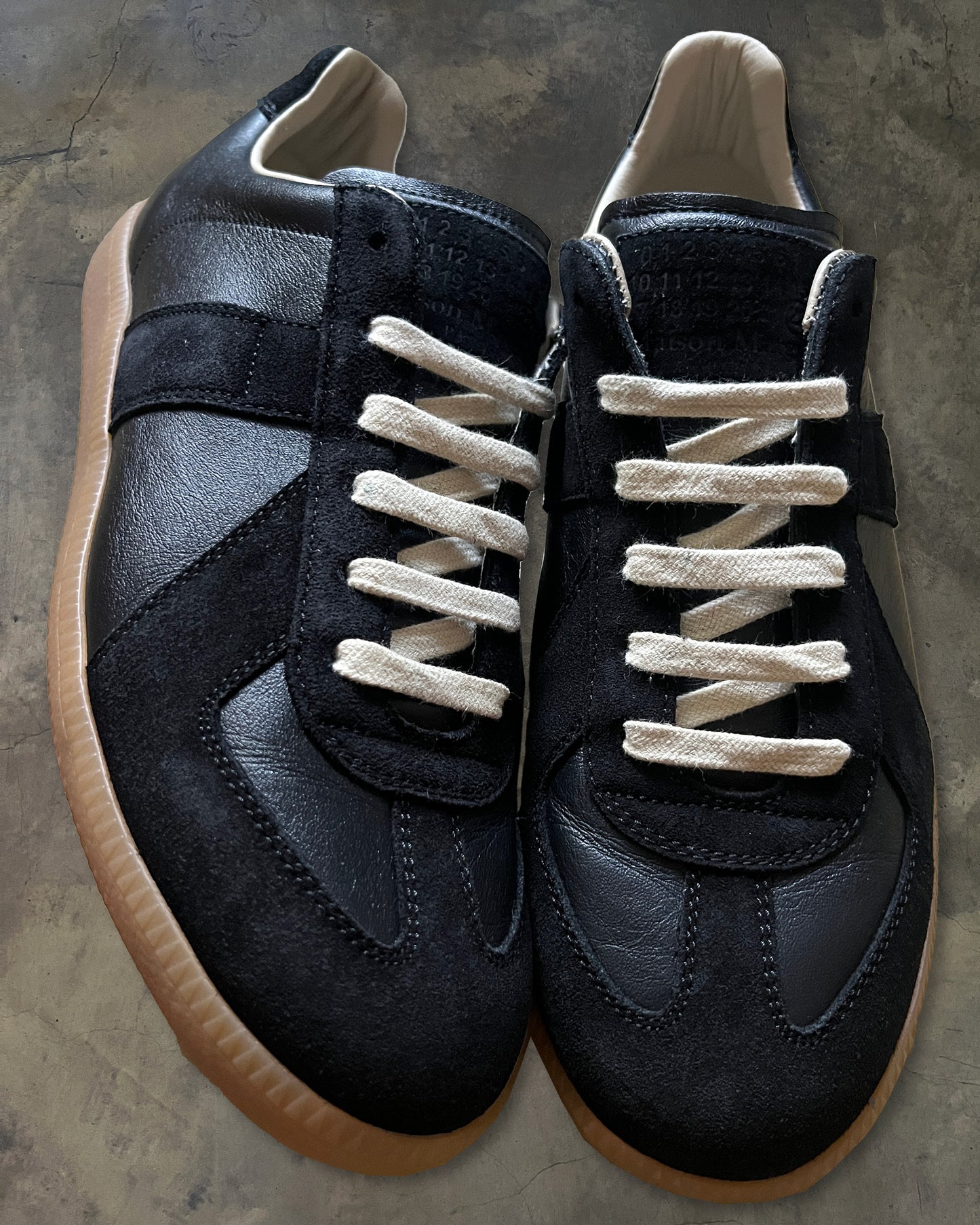MAISON MARGIELA BLACK / GUM SOLE GAT 41