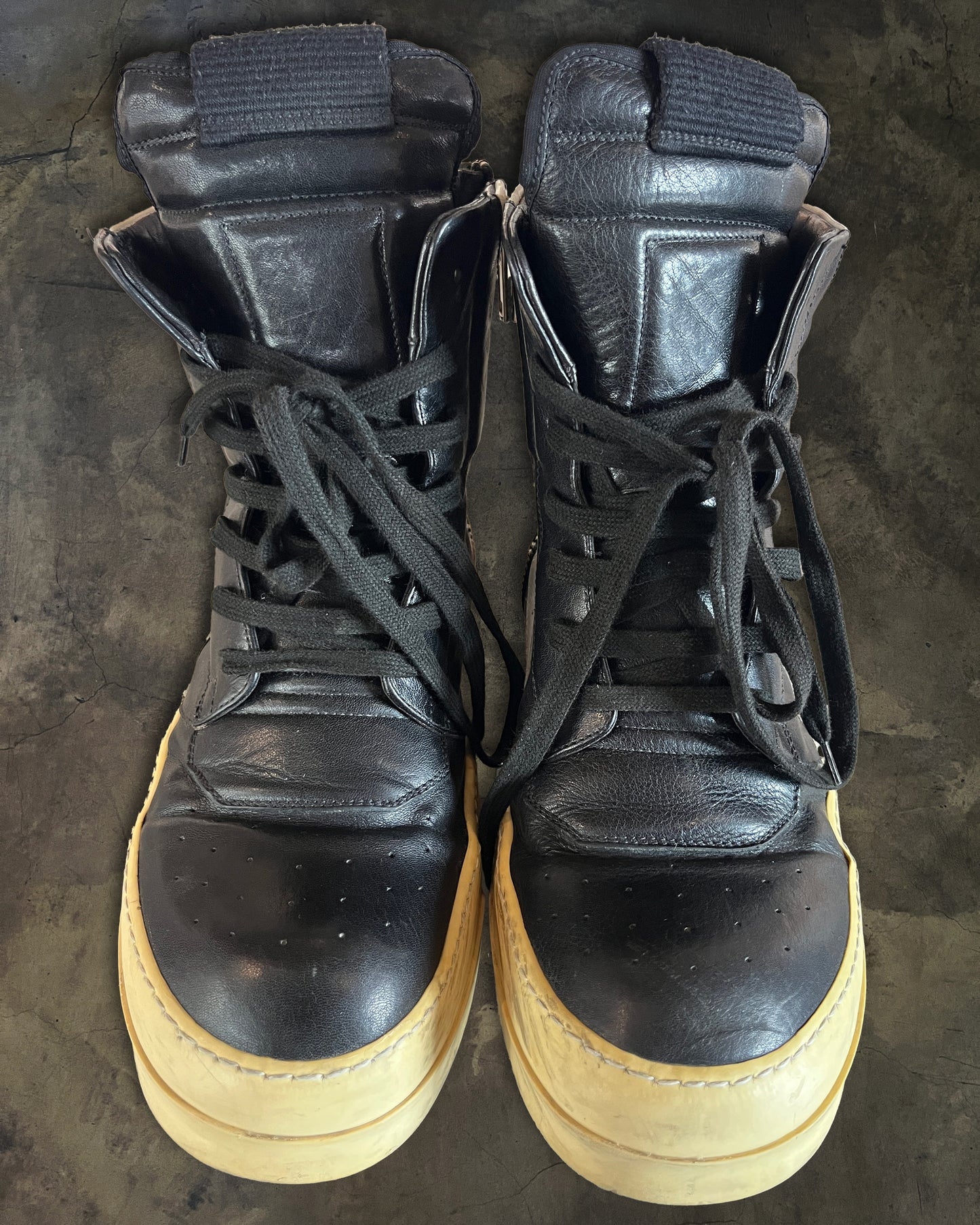 RICK OWENS SS2011 "ANTHEM" SHORT TONGUE GEOBASKET