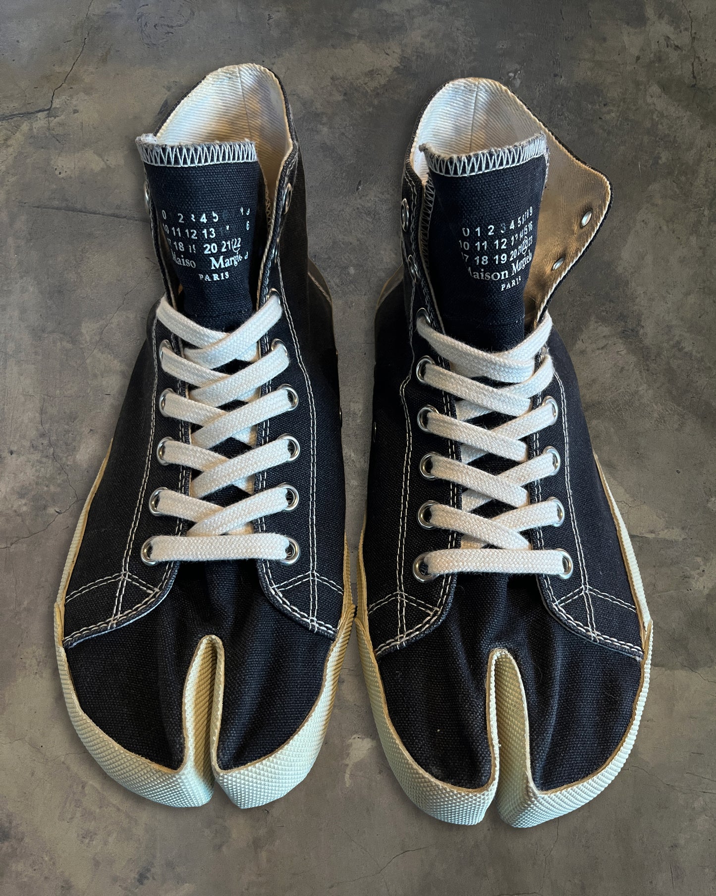 MAISON MARGIELA TABI SNEAKER 41 (FITS 42)