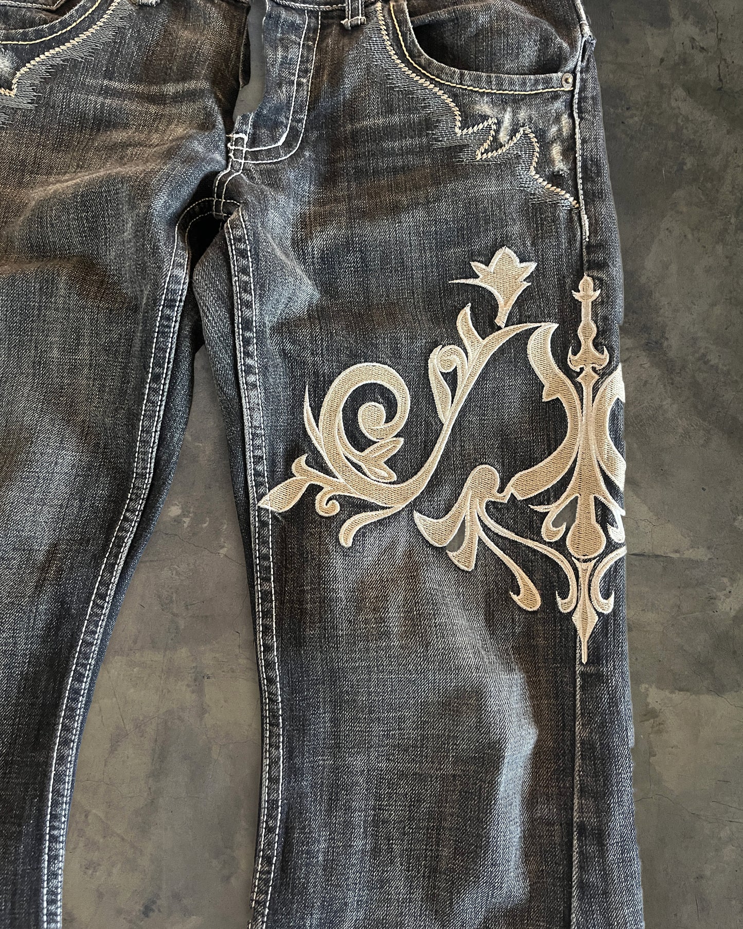 TORNADO MART TRIBAL EMBROIDERY DENIM