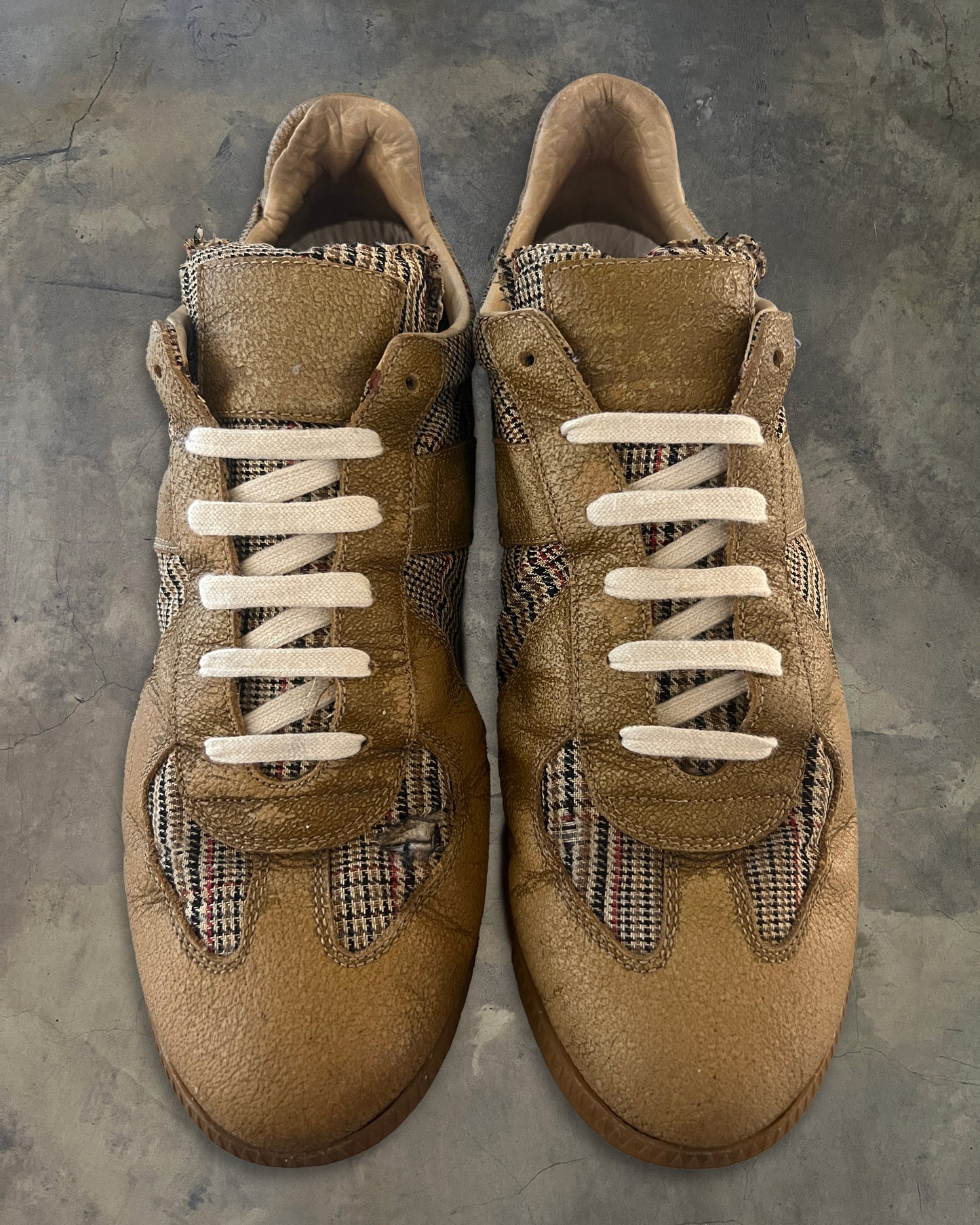 MAISON MARGIELA PLAID GAT 43