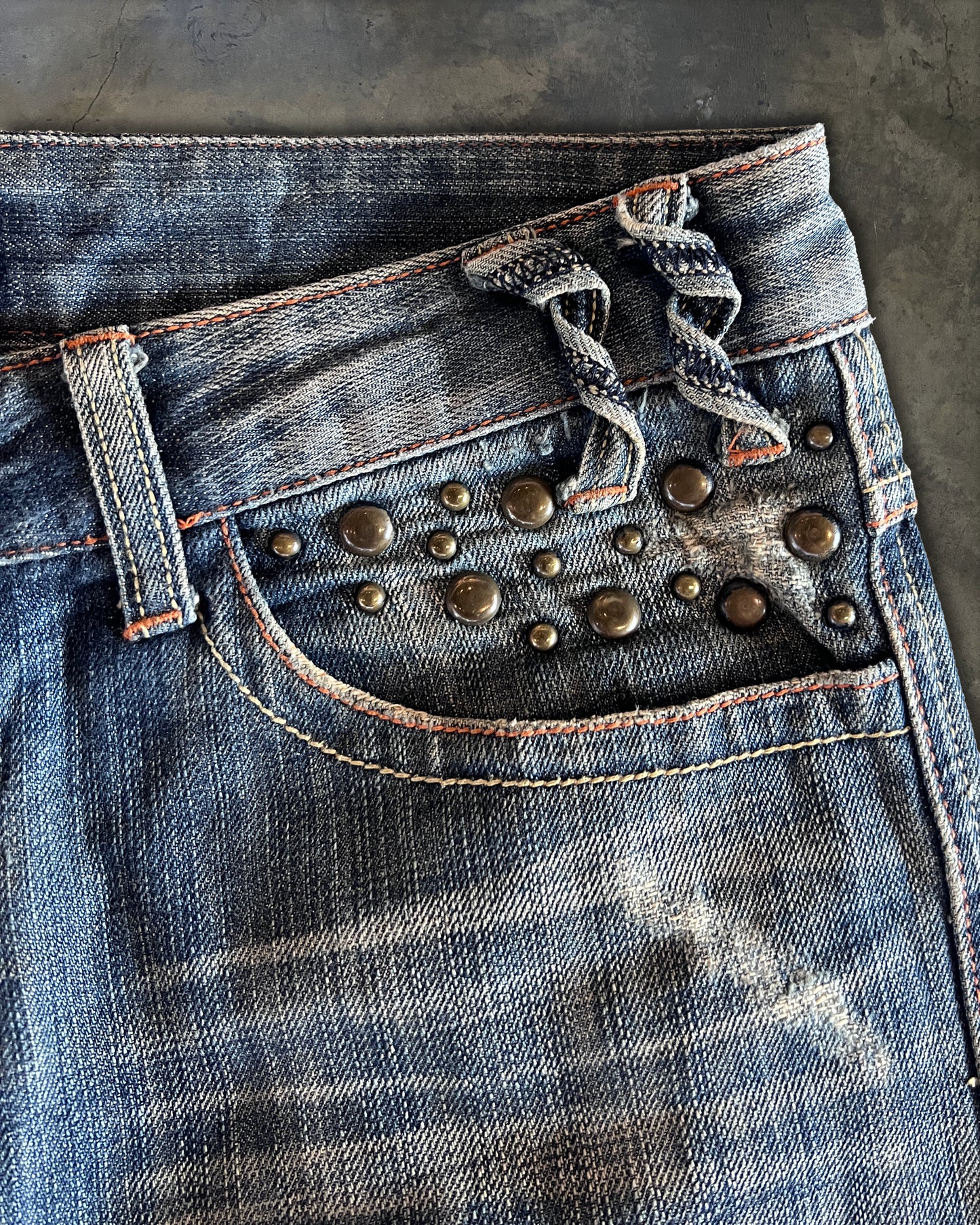 LAGUST SPIRAL CUTS DENIM