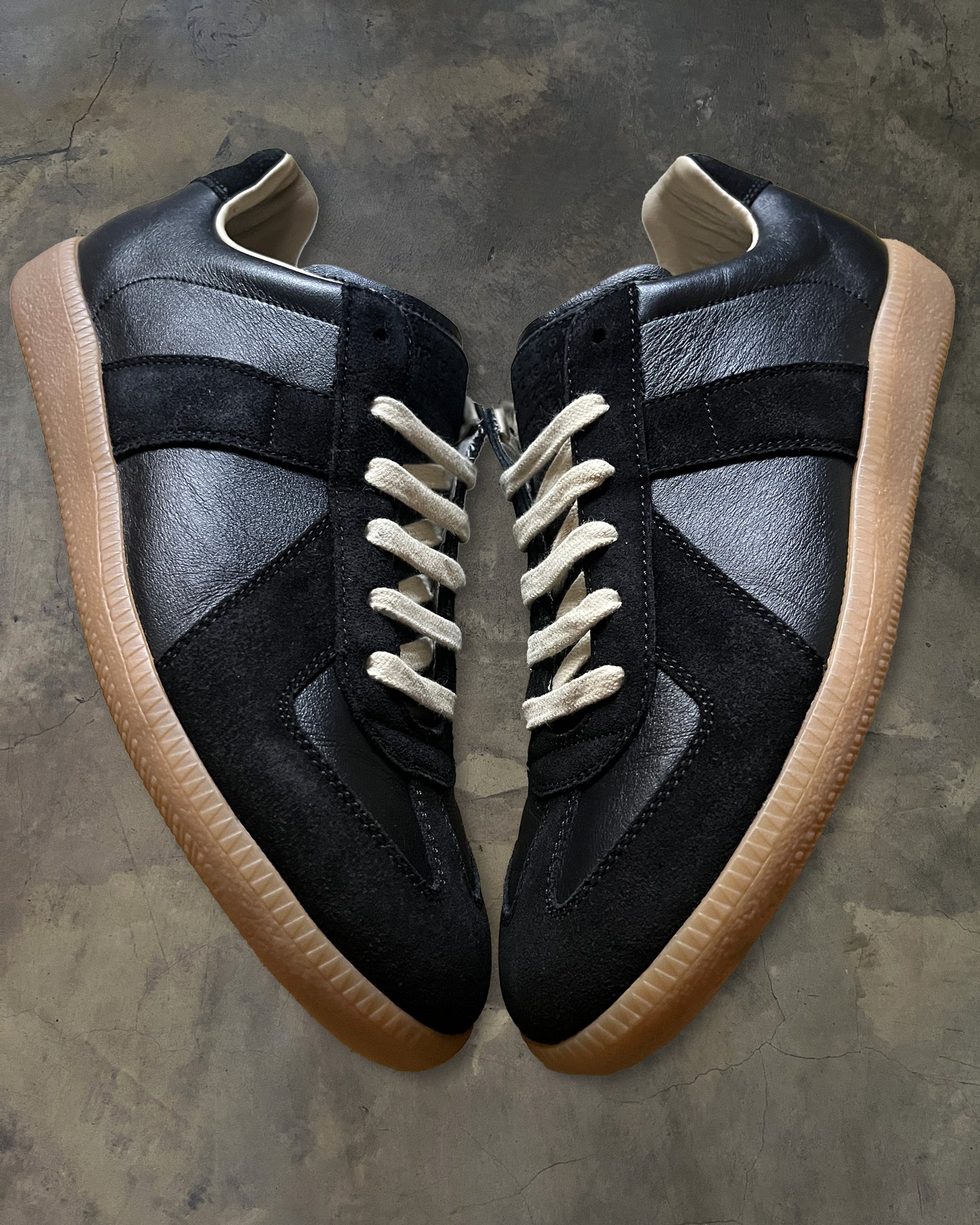 MAISON MARGIELA BLACK / GUM SOLE GAT 41