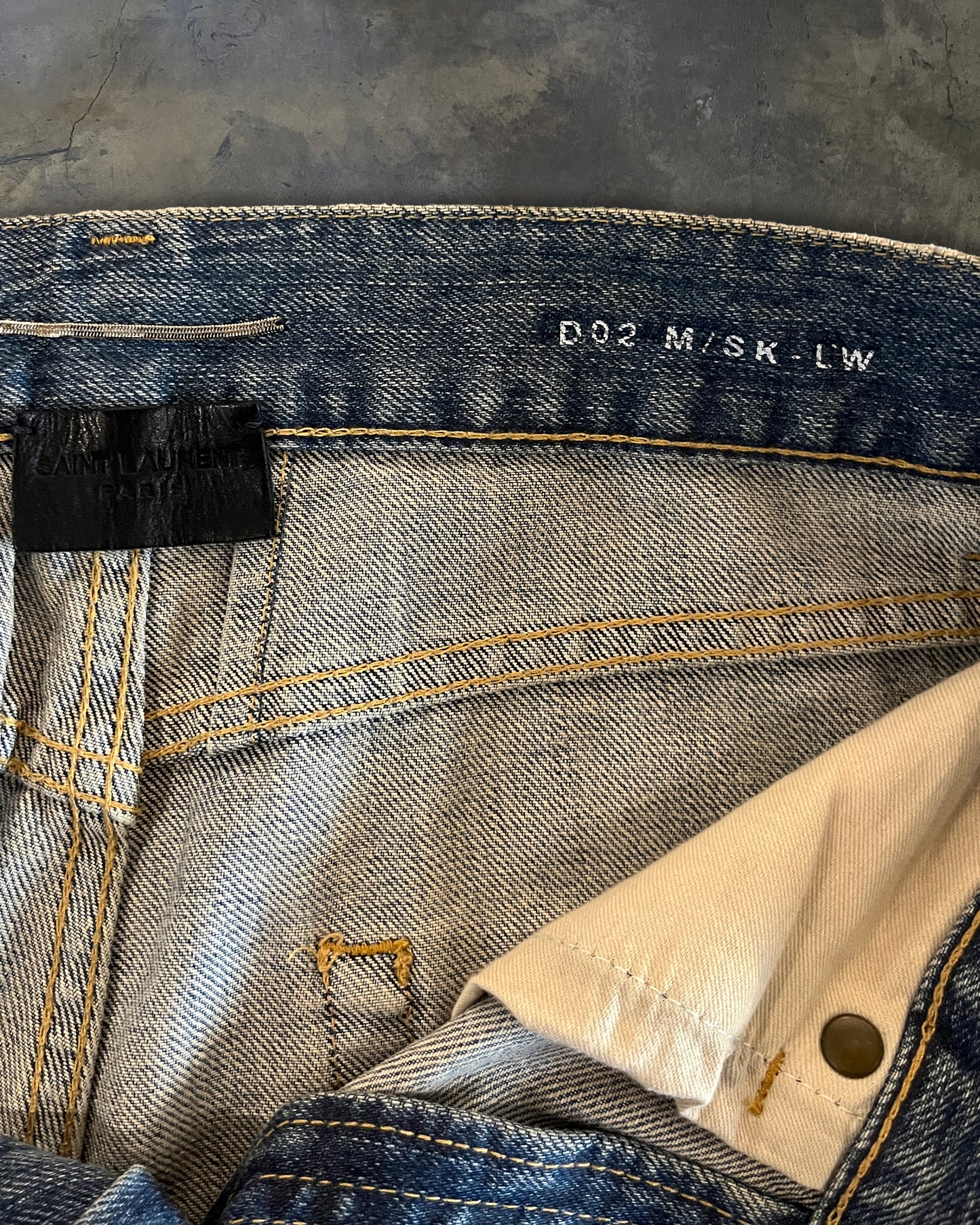SAINT LAURENT BIG CRASH DISTRESS D02