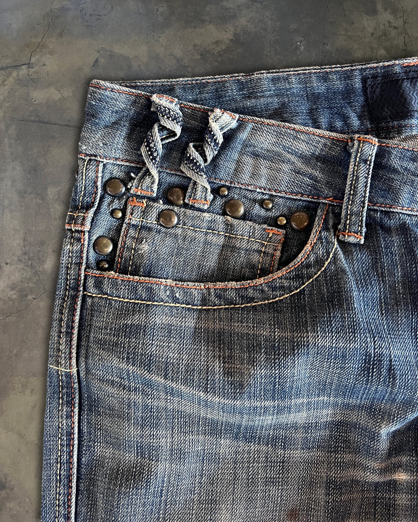 LAGUST SPIRAL CUTS DENIM