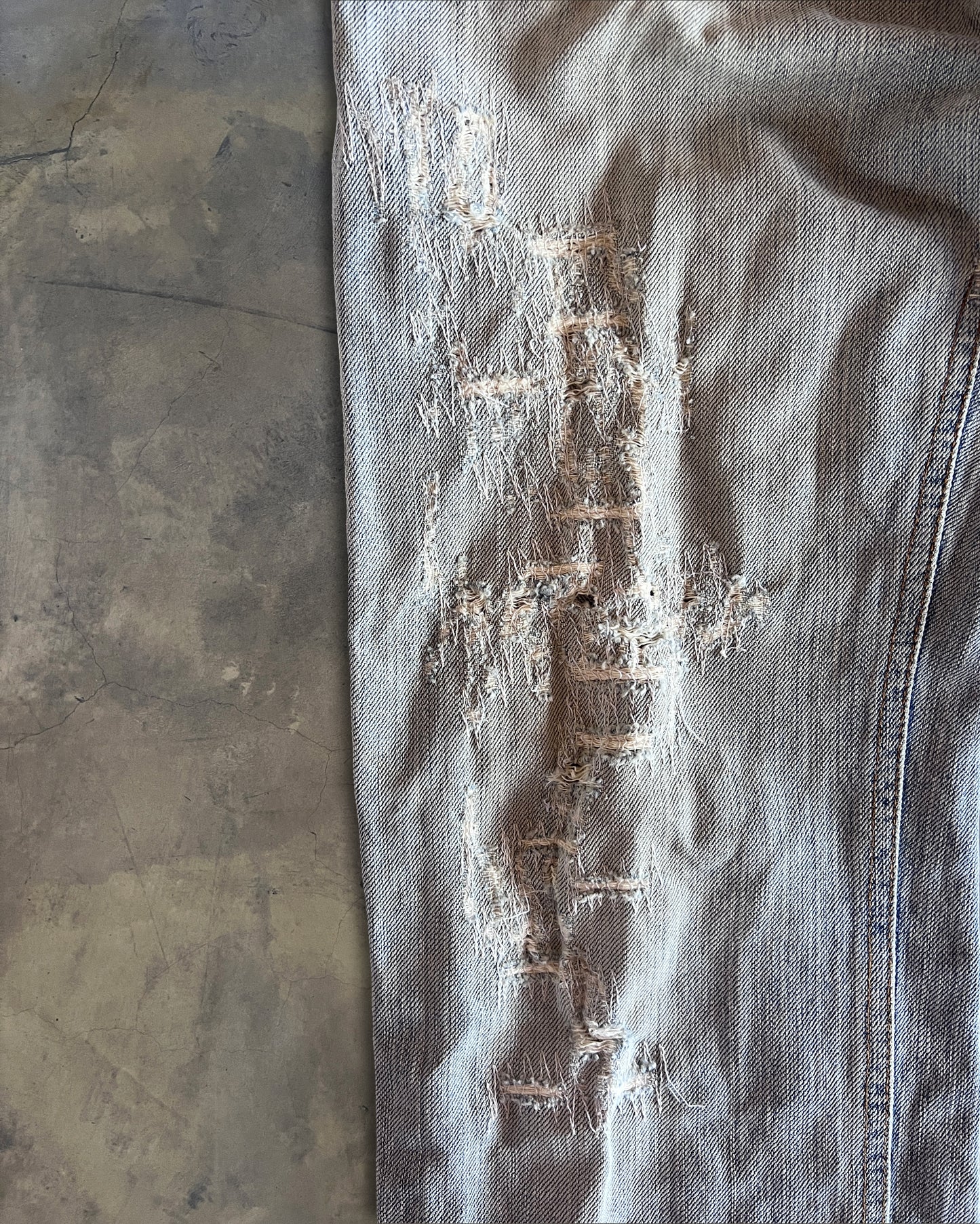 DOLCE & GABBANA LIGHT WASHED THRASHED STRAIGHT LEG DENIM