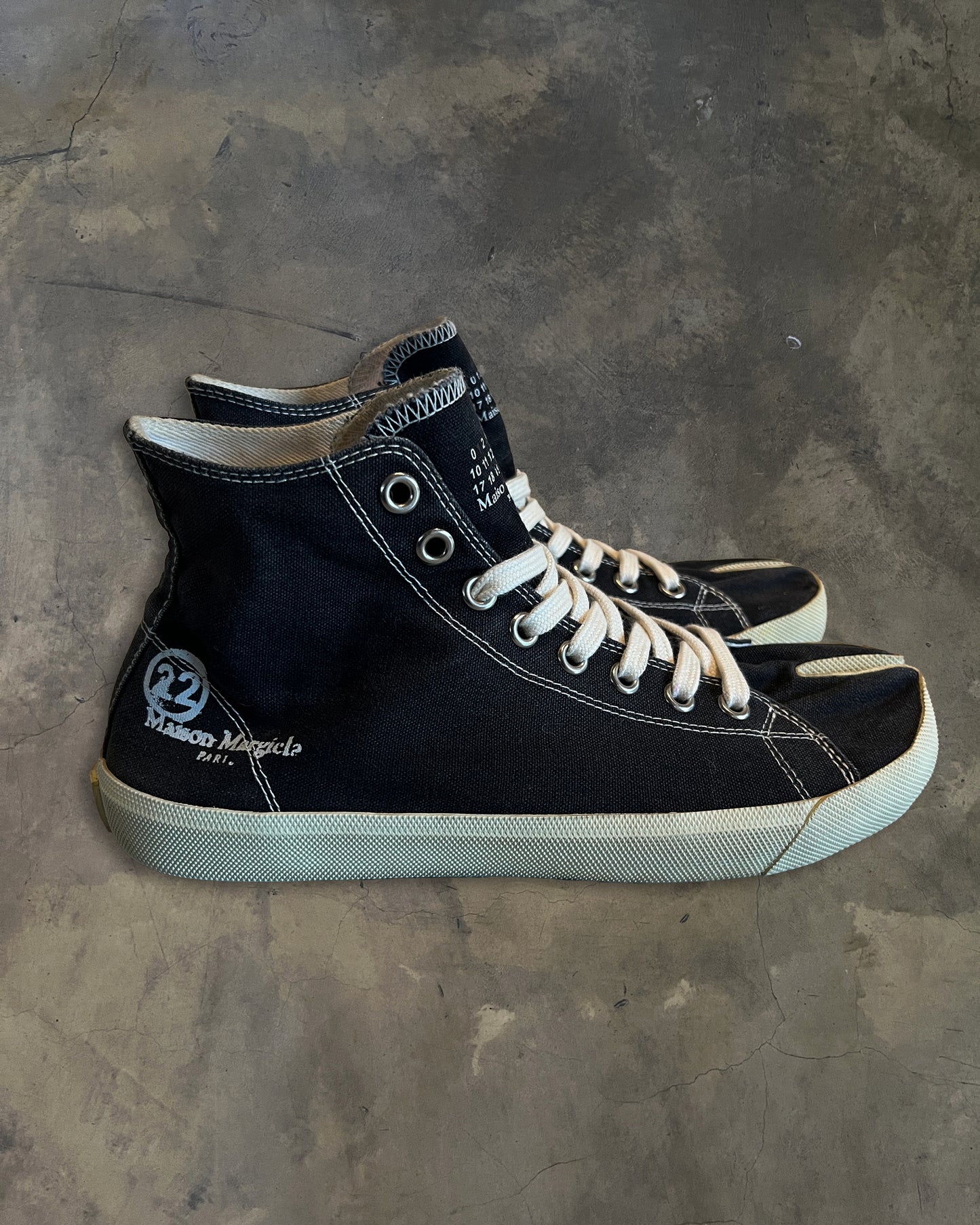 MAISON MARGIELA TABI SNEAKER 41 (FITS 42)