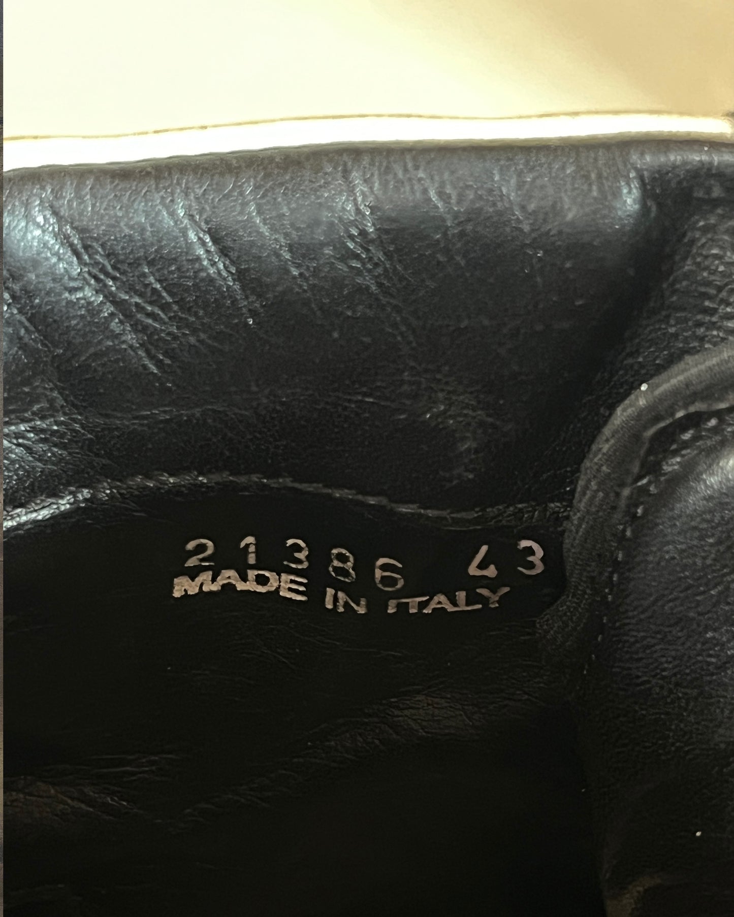 RICK OWENS SS2011 "ANTHEM" SHORT TONGUE GEOBASKET