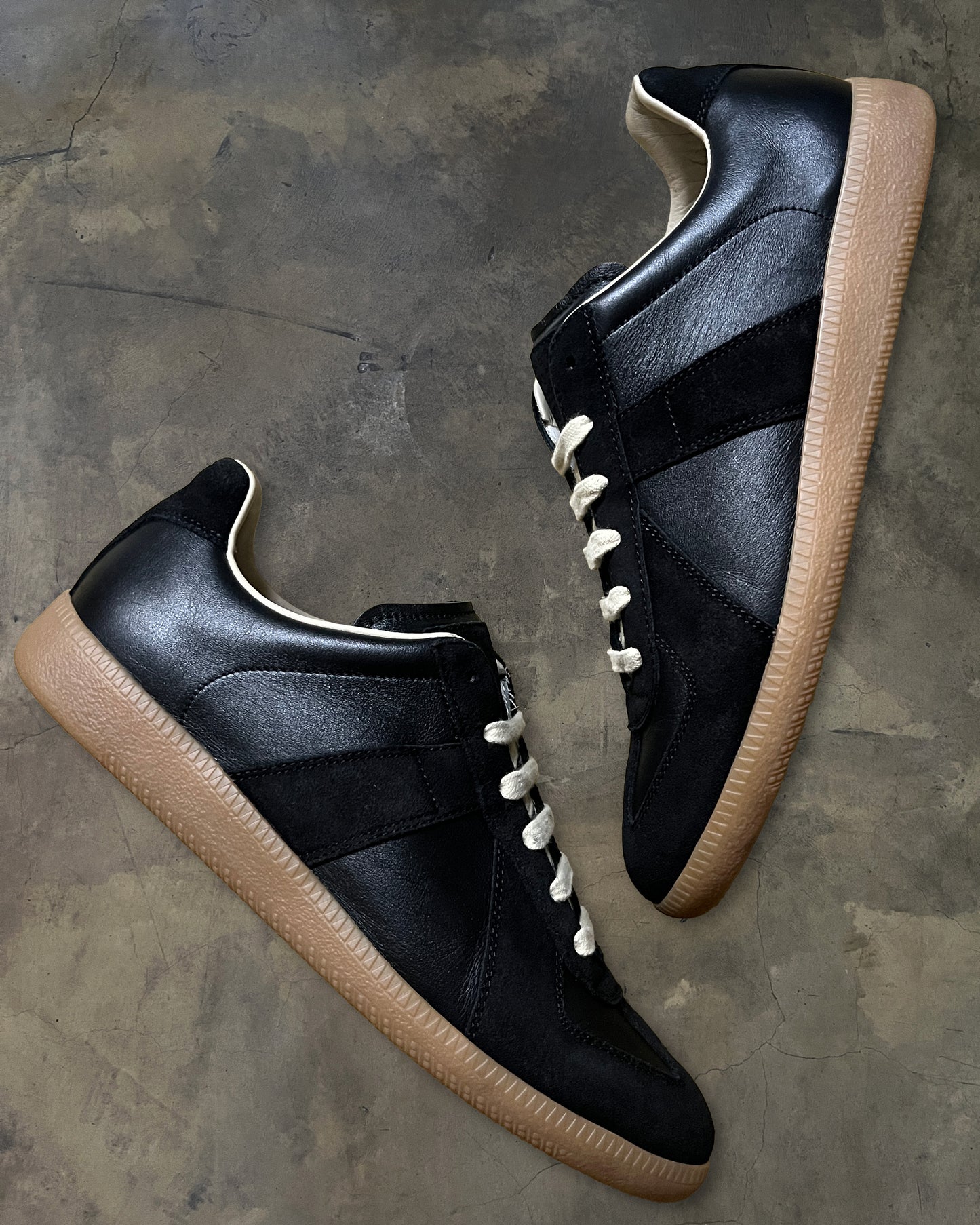 MAISON MARGIELA BLACK / GUM SOLE GAT 41