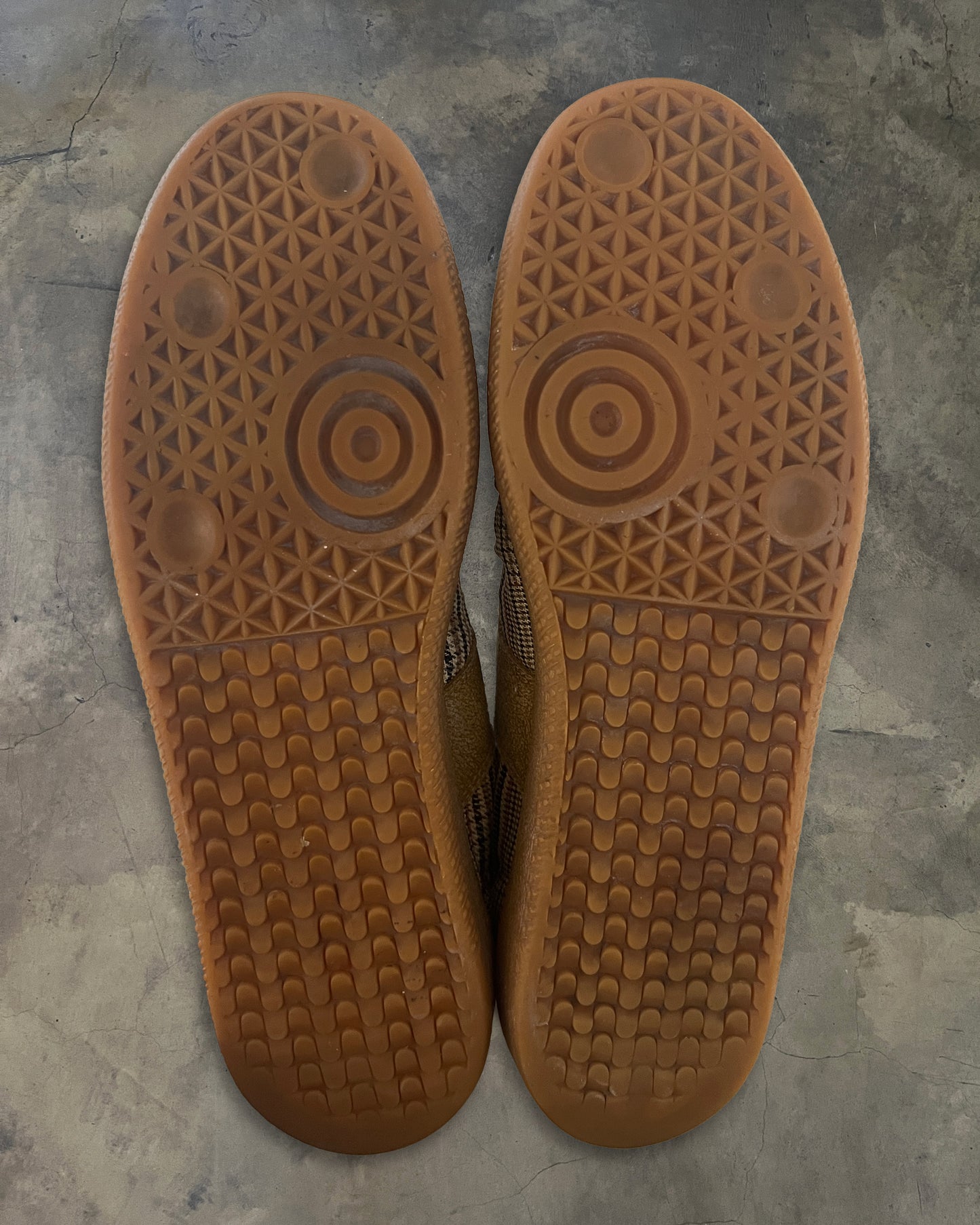 MAISON MARGIELA PLAID GAT 43