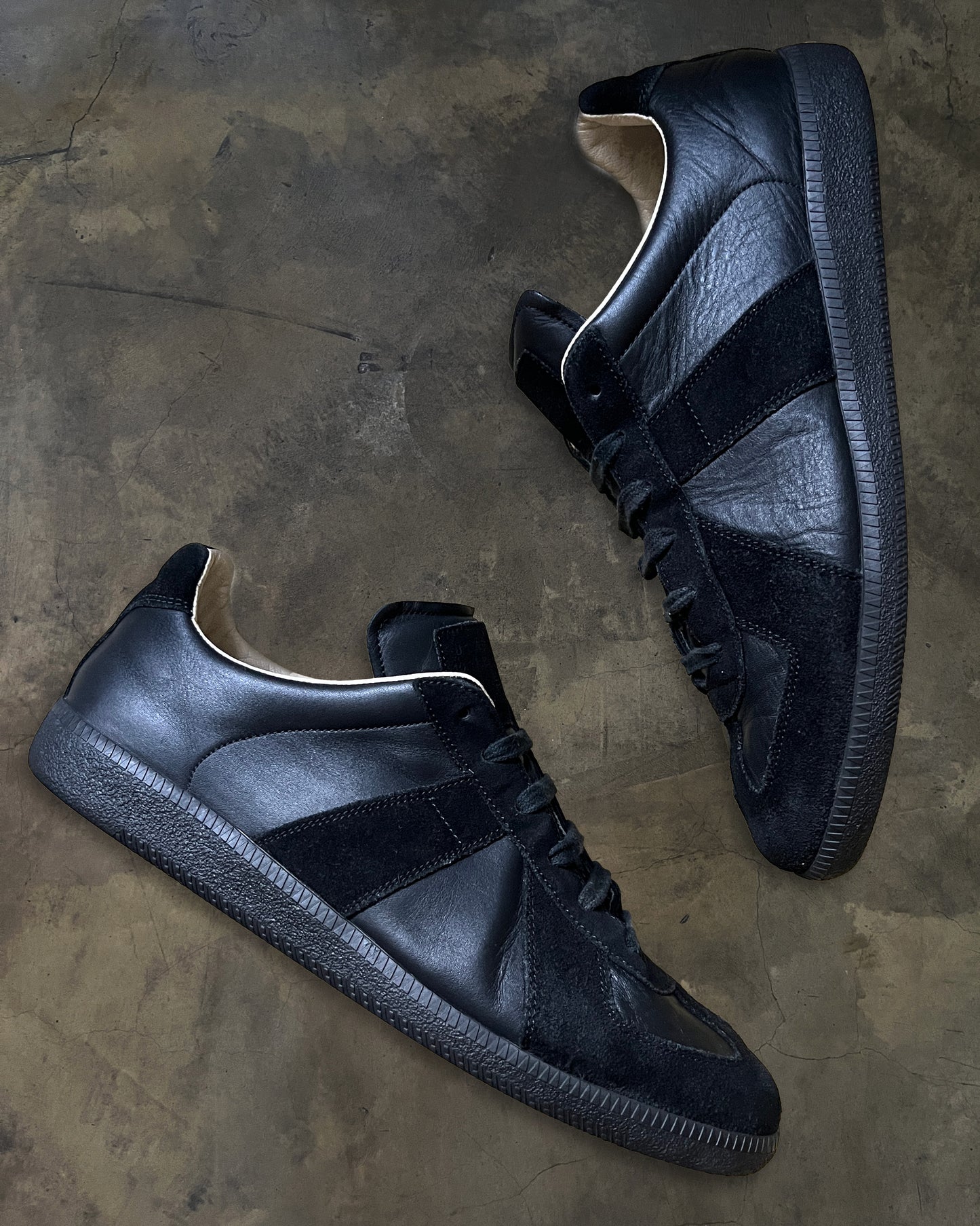 MAISON MARGIELA BLACK GAT 43