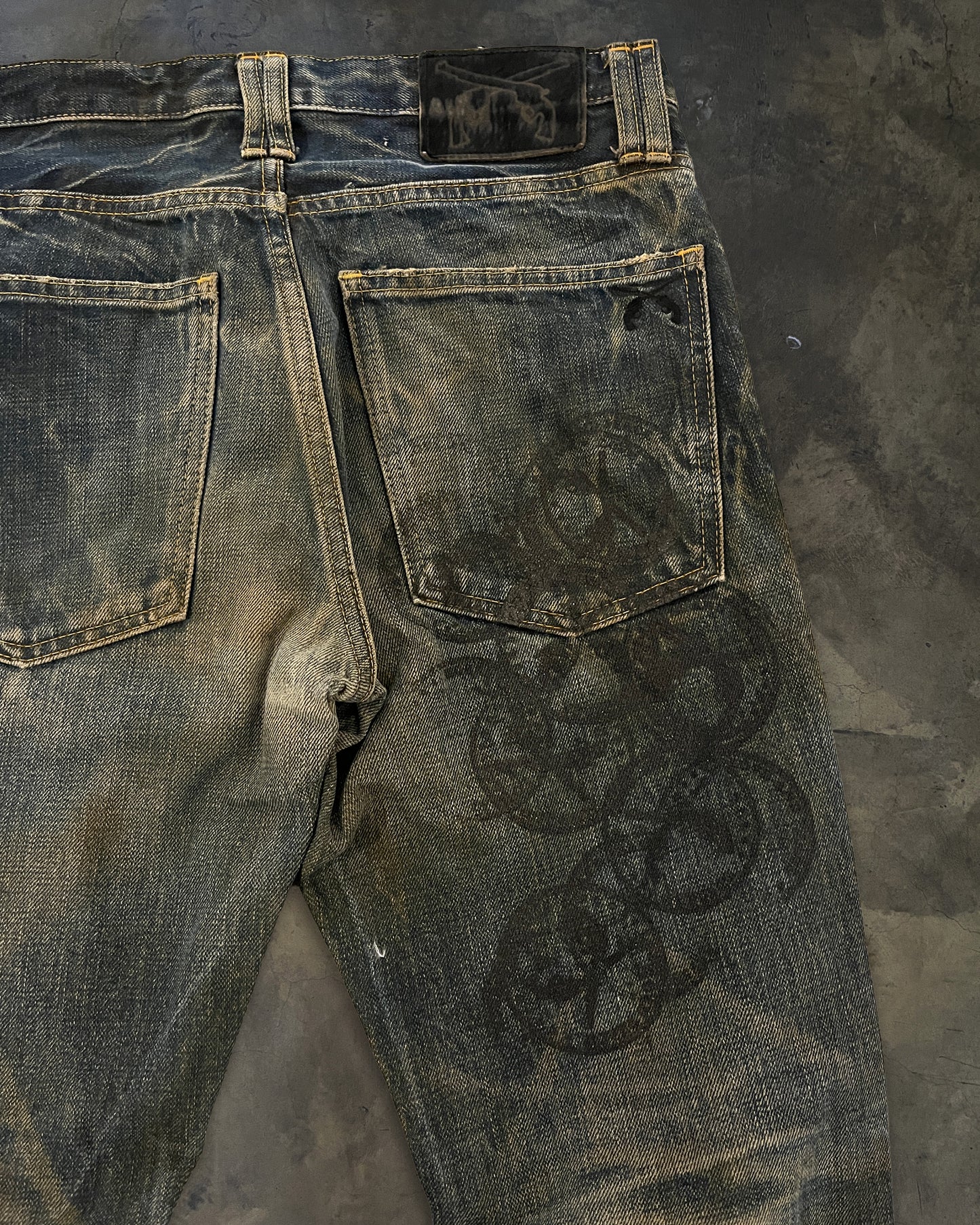 ROAR GUNS MUDWASH DENIM