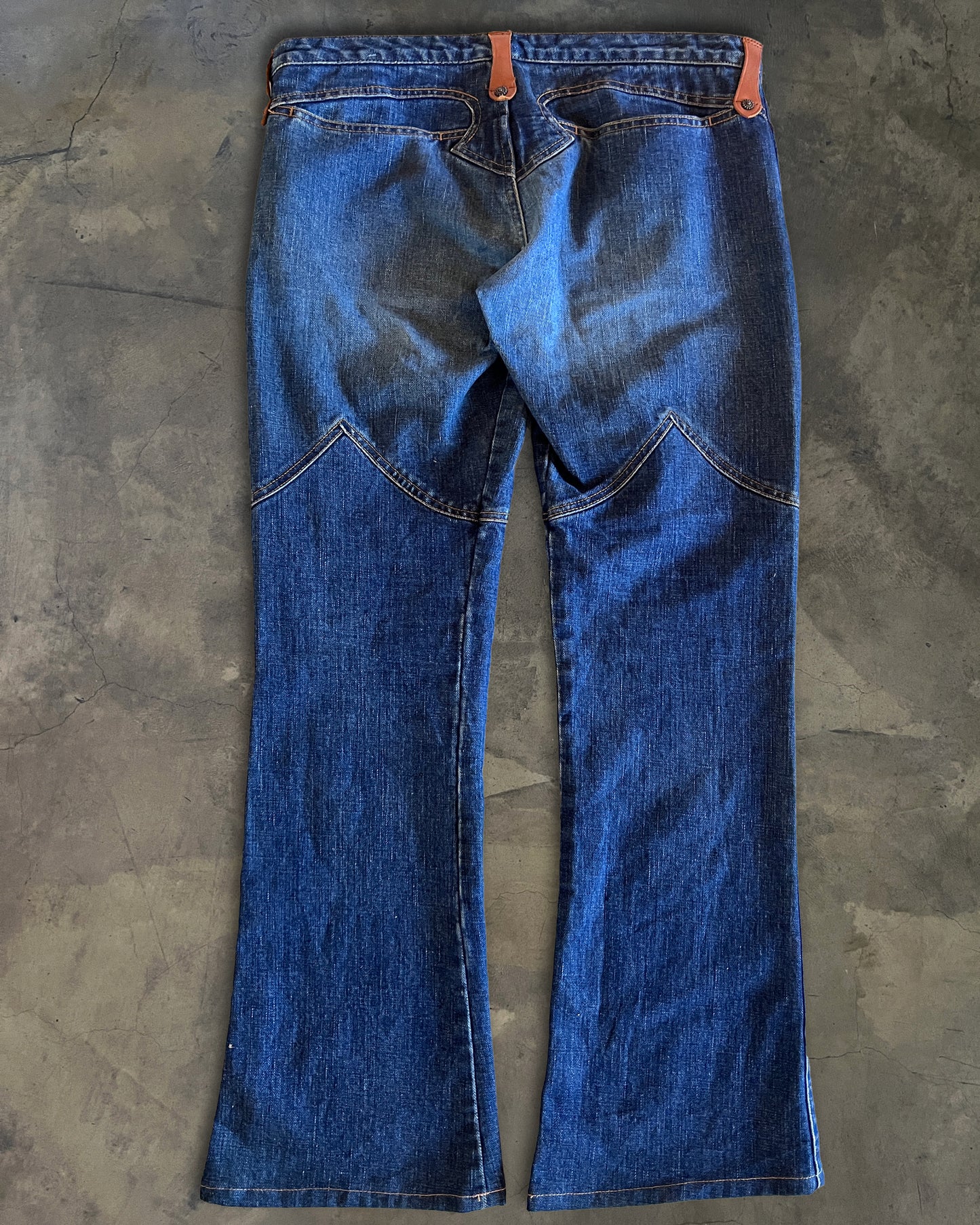 OBELISK FLARED JEANS