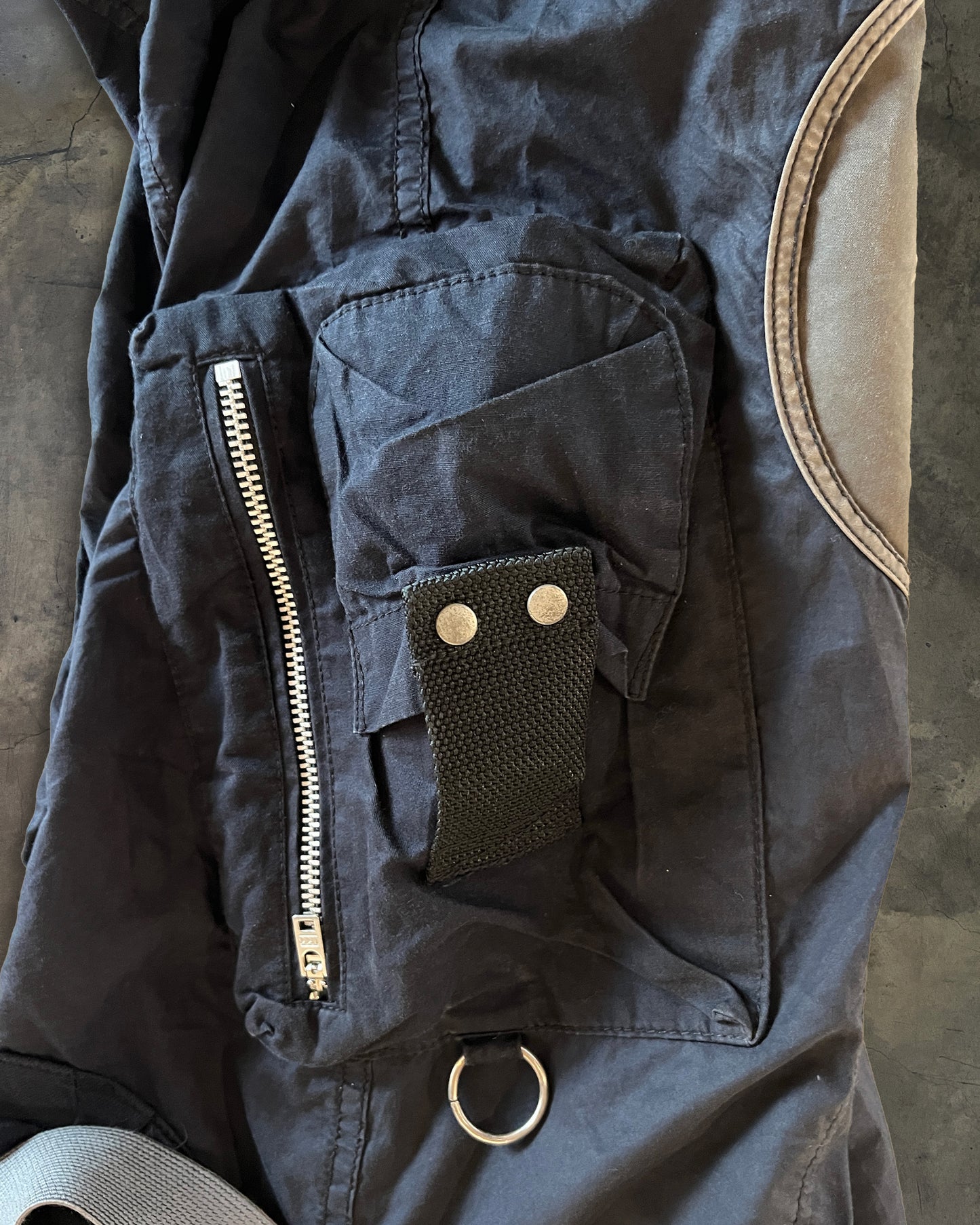 L.G.B SUSPENDER PARACHUTE CARGO