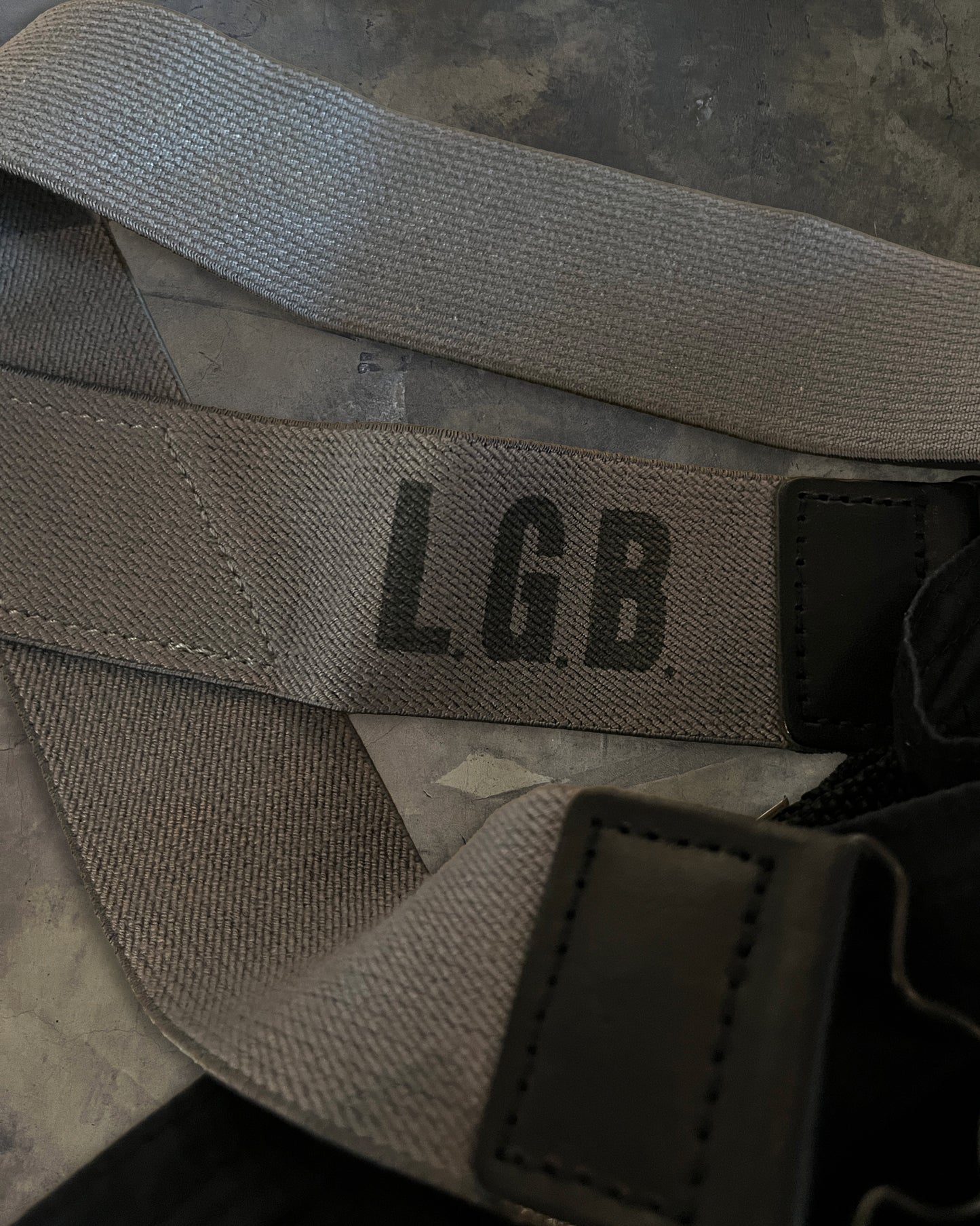 L.G.B SUSPENDER PARACHUTE CARGO