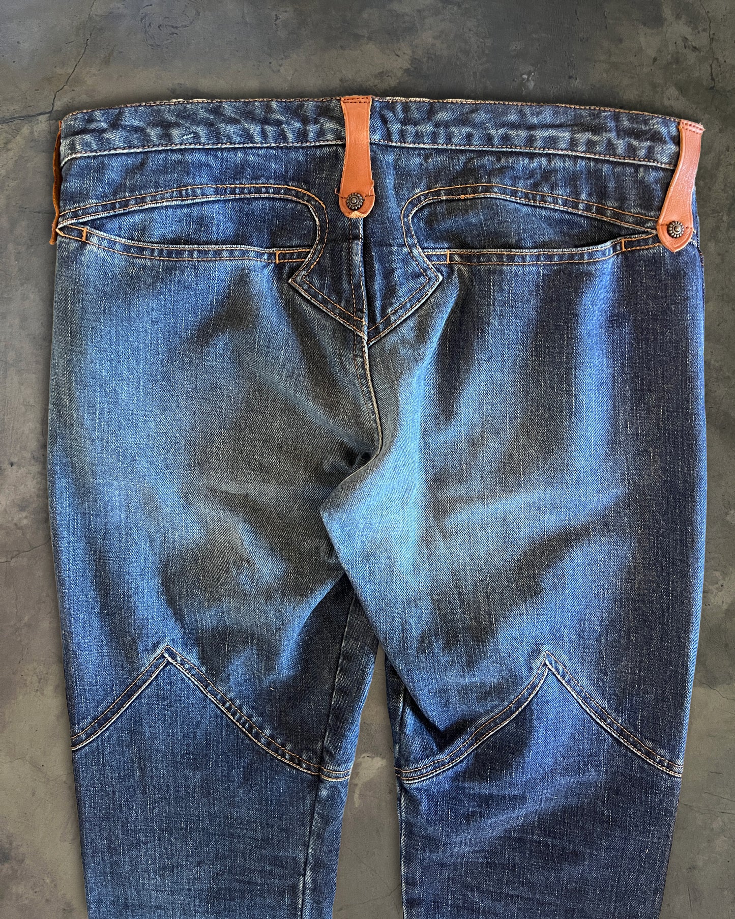 OBELISK FLARED JEANS