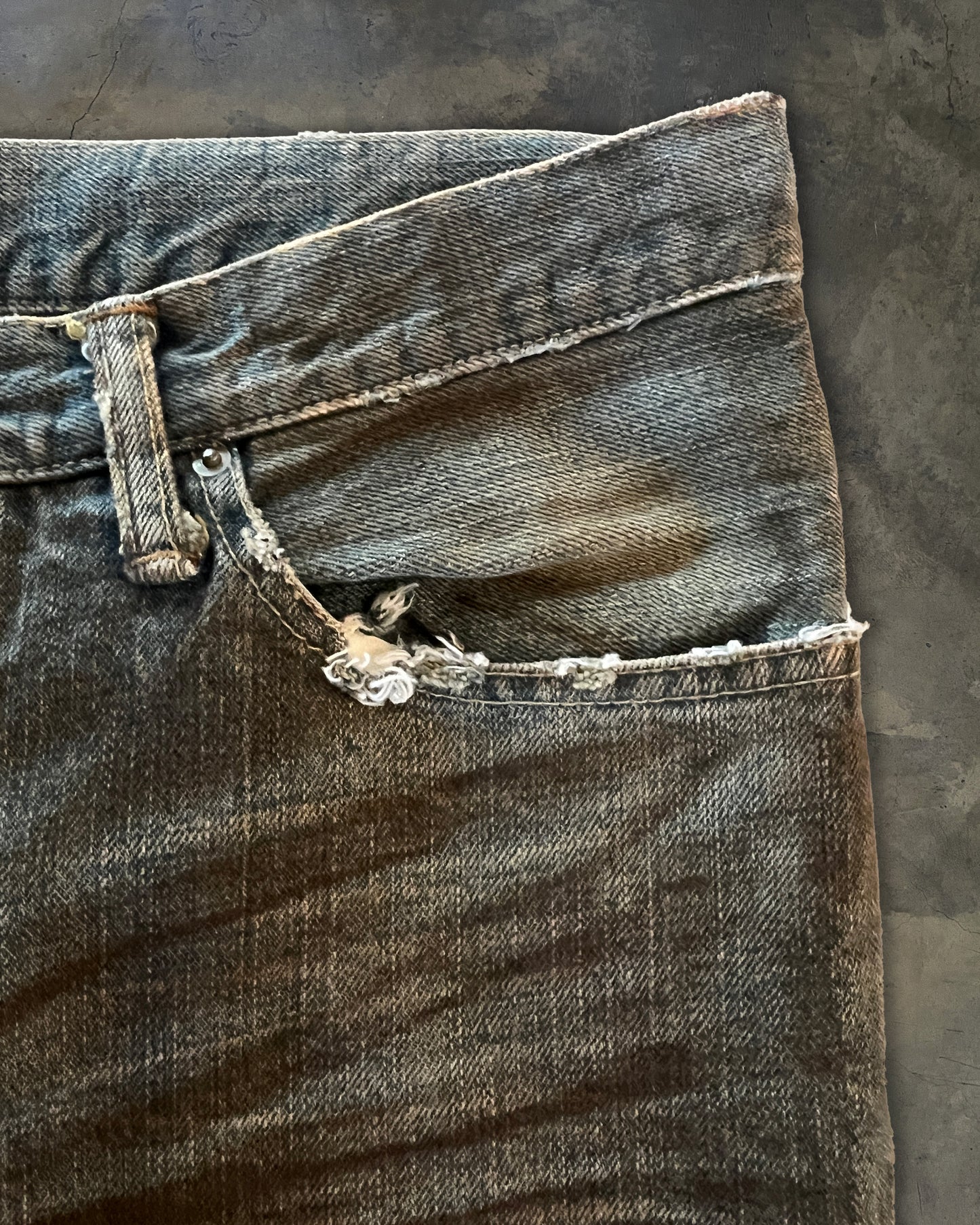 L.G.B MUDWASH WOLF DENIM