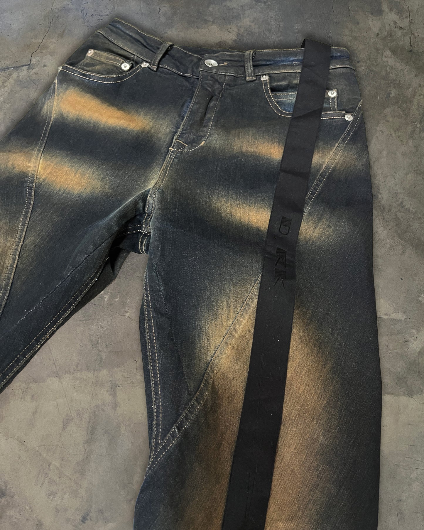RICK OWENS DRKSHDW FW2023 "LUXOR" BIAS BOOT CUT JEANS