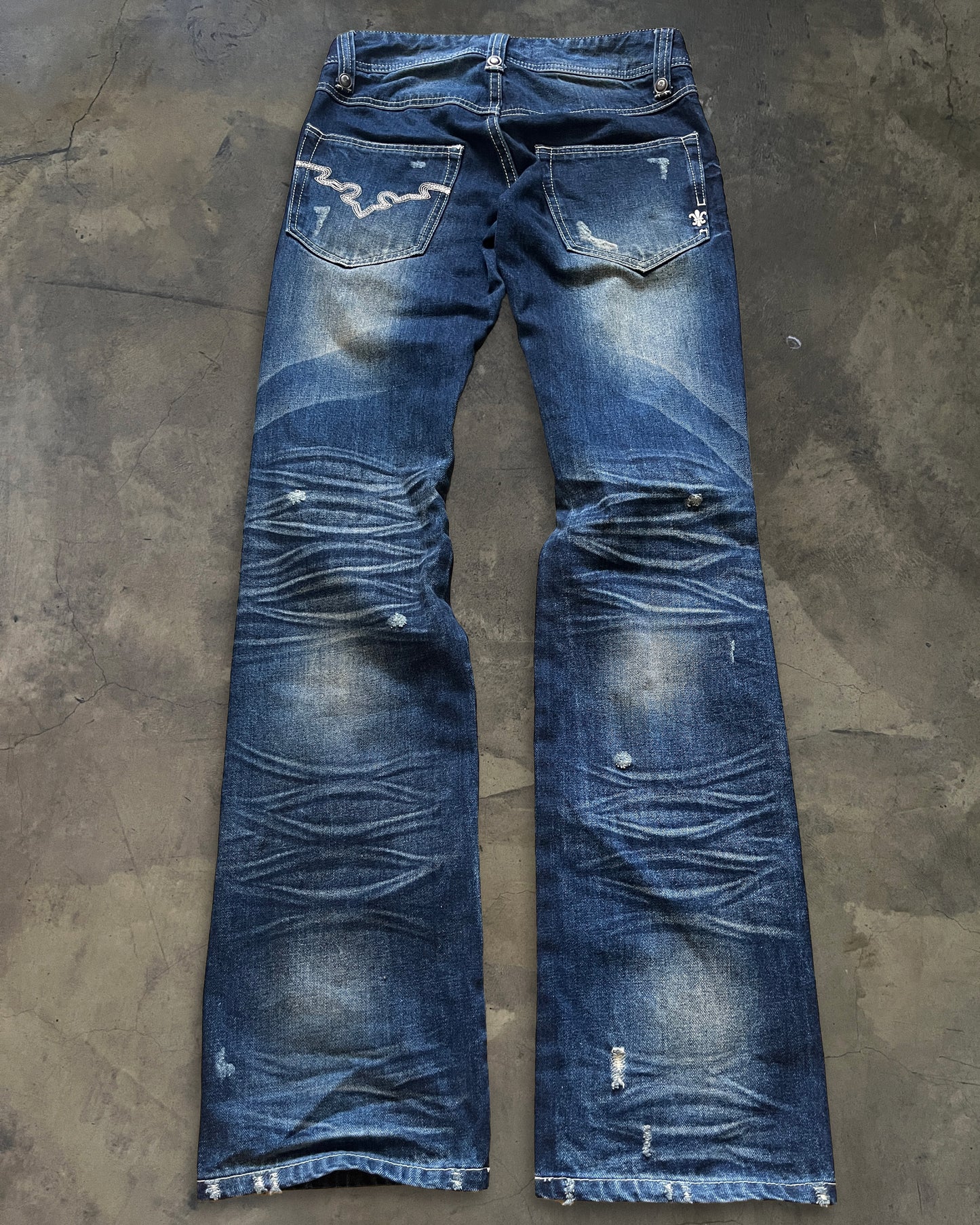 COOK JEANS WHISKERED DENIM WITH HARDWARE ★★★