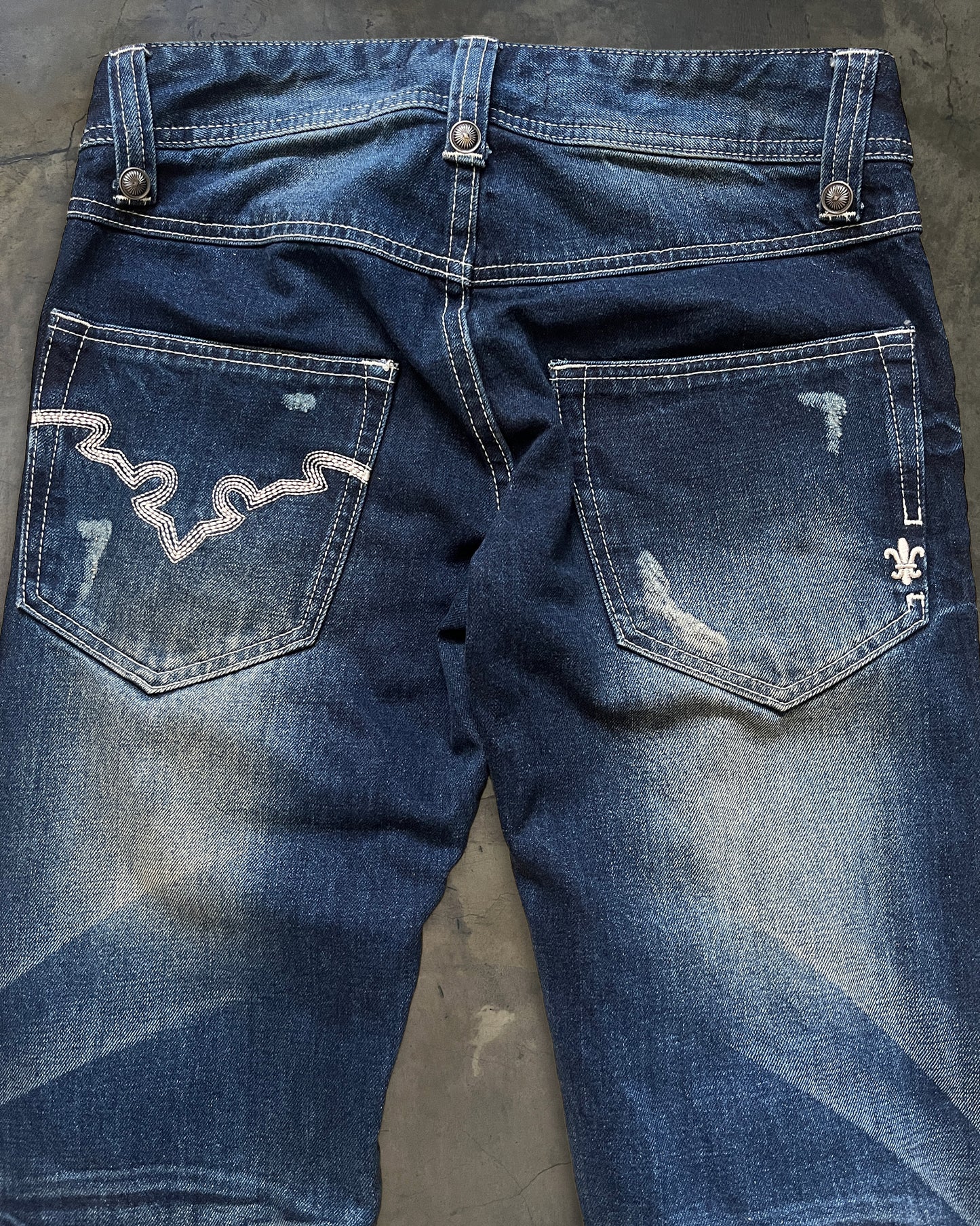 COOK JEANS WHISKERED DENIM WITH HARDWARE ★★★