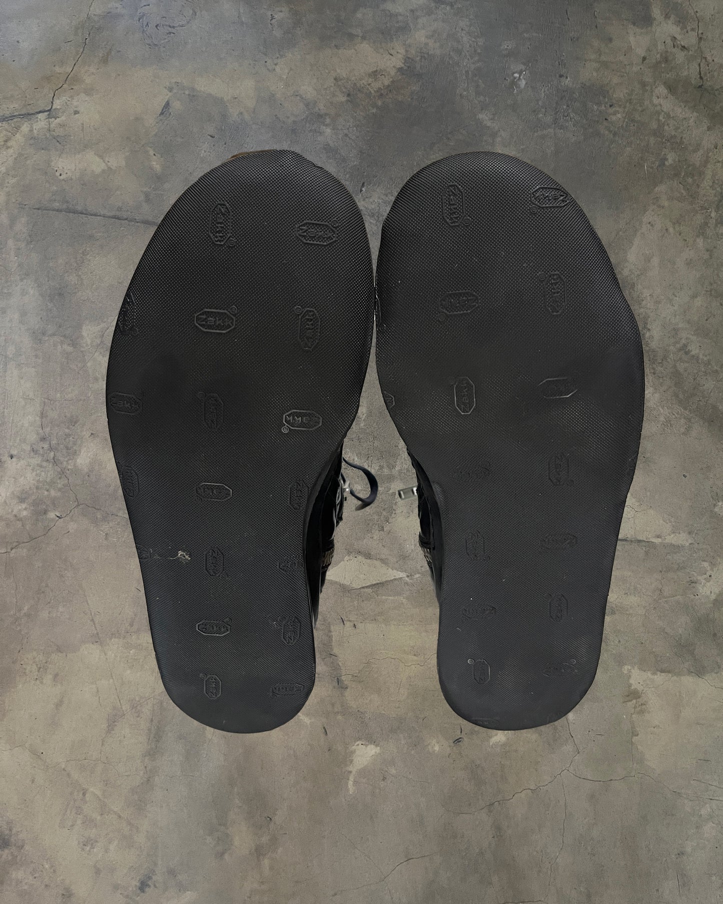 RICK OWENS AW2010 “GLEAM” CREPE SOLE SHORT TONGUE GEOBASKET