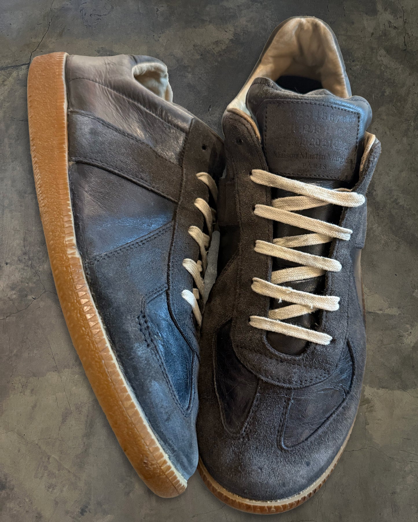 MAISON MARGIELA BLACK GATS 43