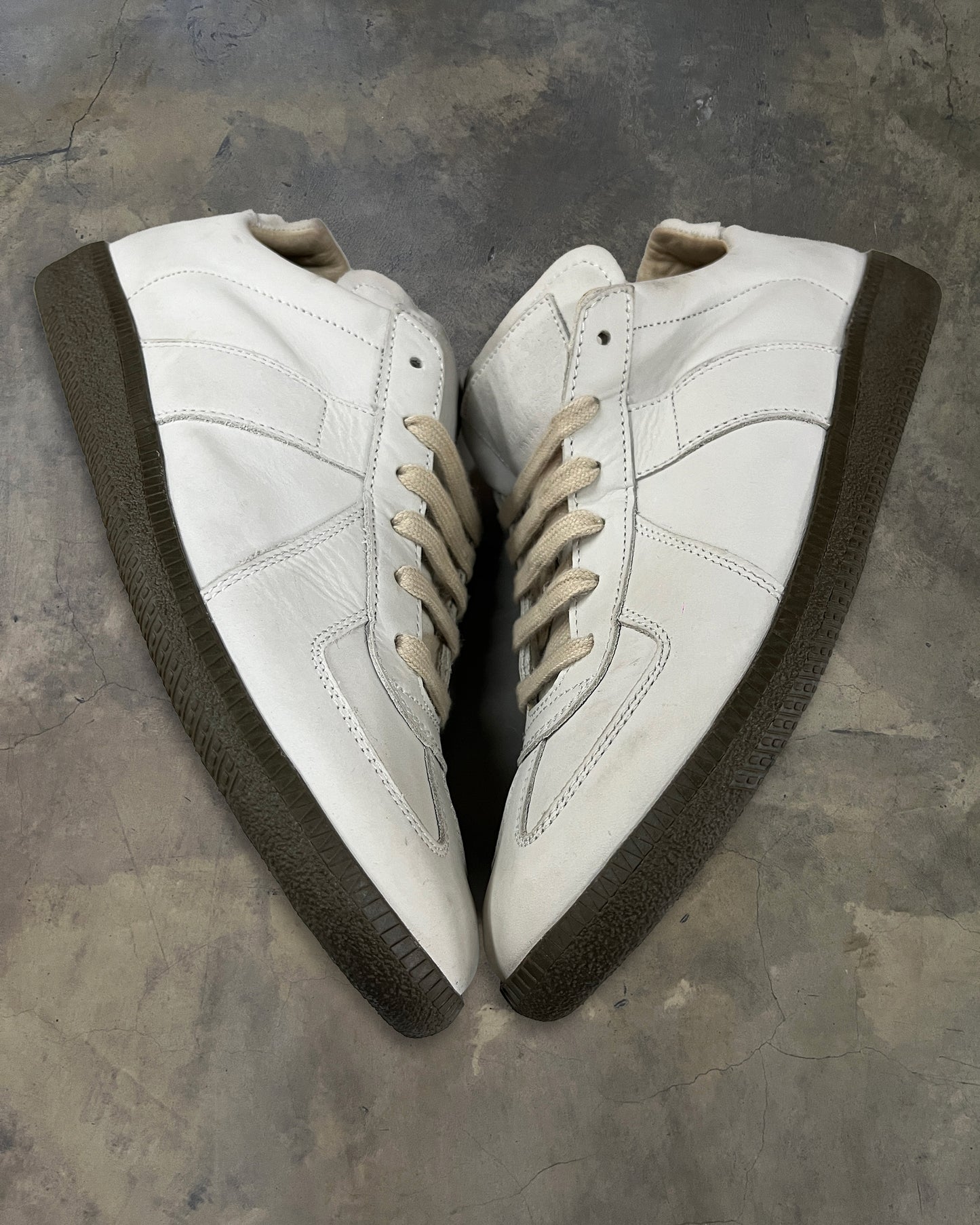 MAISON MARGIELA WHITE GAT WITH DARK GREY SOLE 41