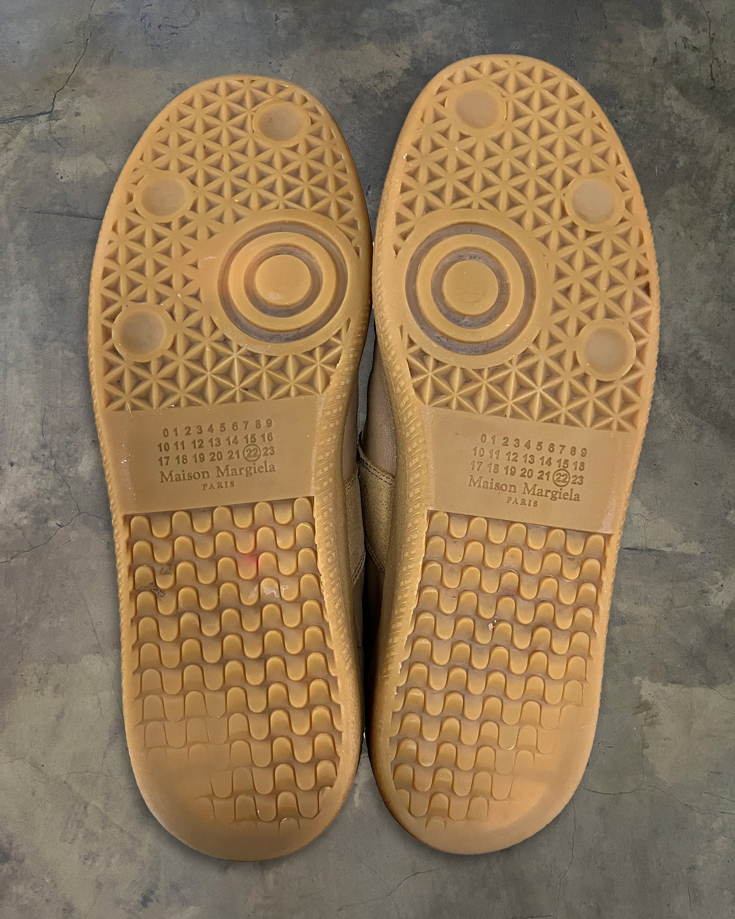 MAISON MARGIELA TAN GAT 41