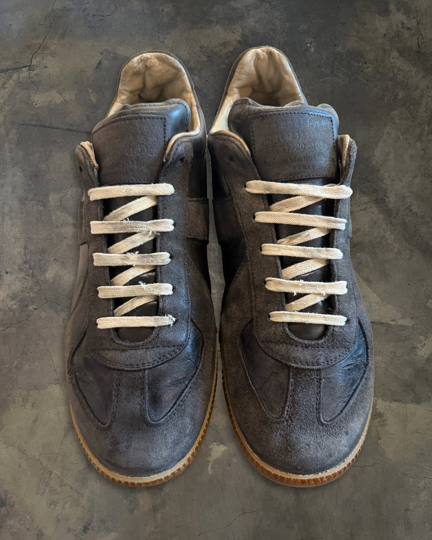 MAISON MARGIELA BLACK GATS 43