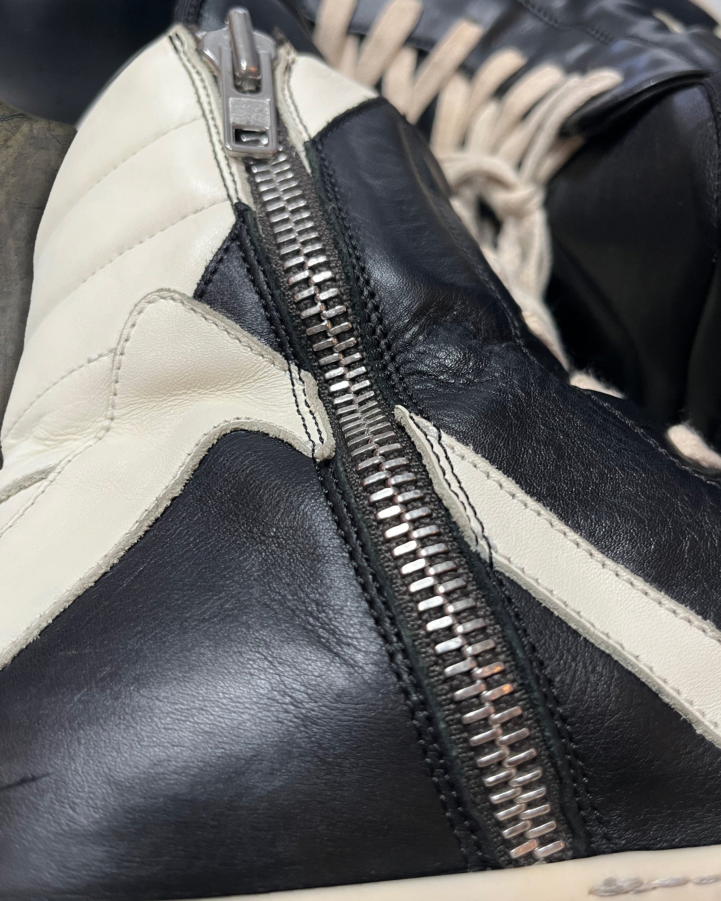 RICK OWENS HIGH TONGUE GEOBASKET 44