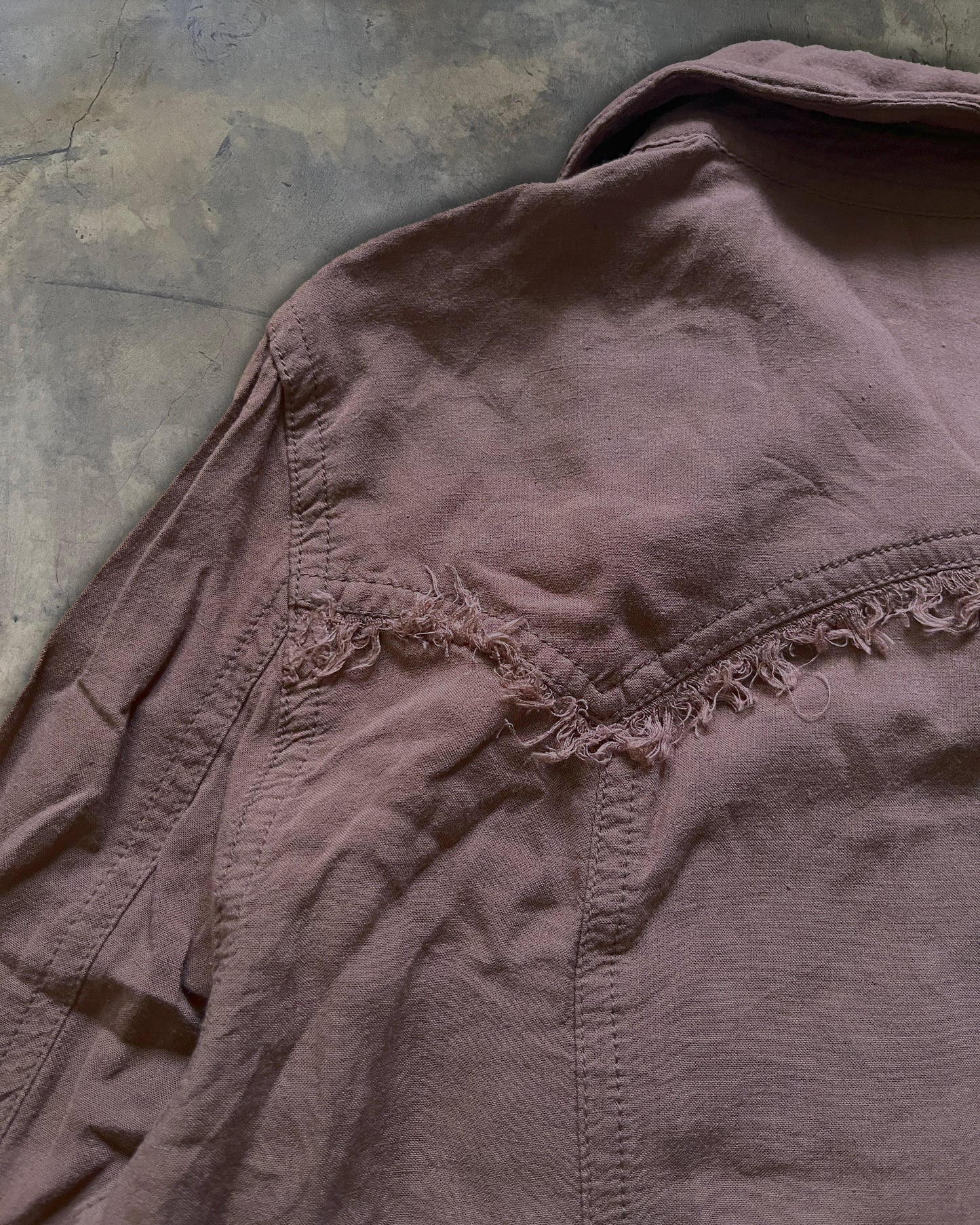 GOA DISTRESSED HEM BUTTON UP