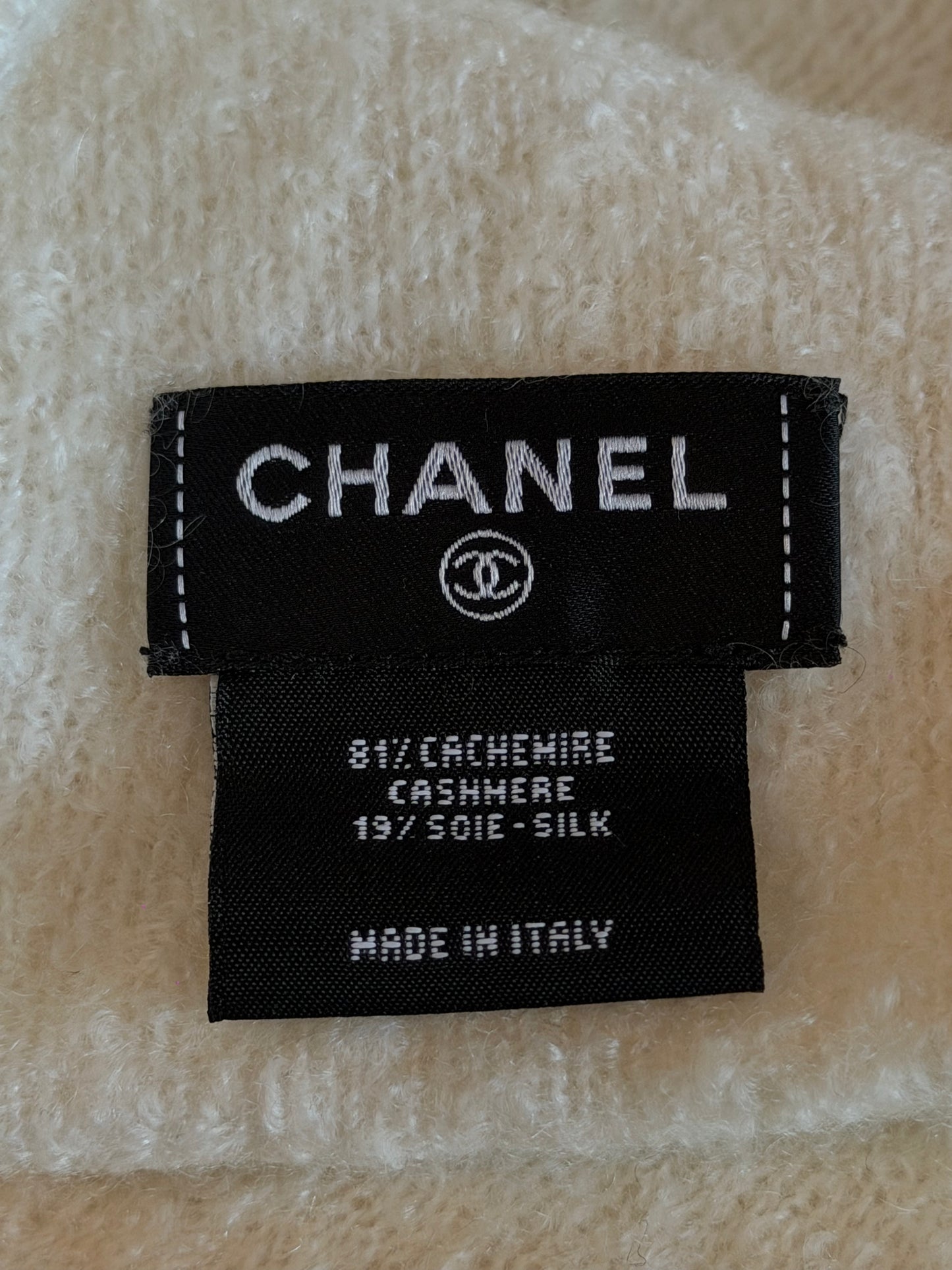 CHANEL CASHMERE CC LOGO BEANIE
