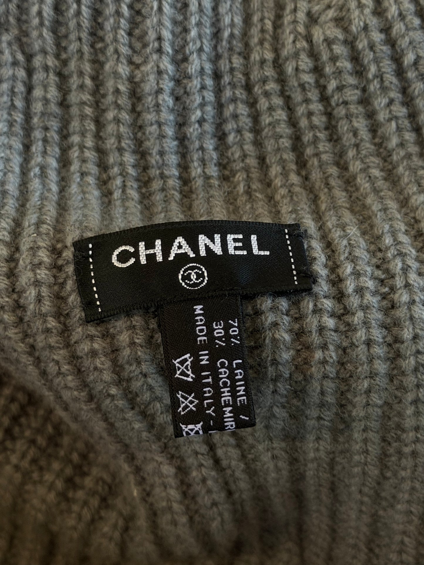 CHANEL WOOL CASHMERE CC LOGO BEANIE