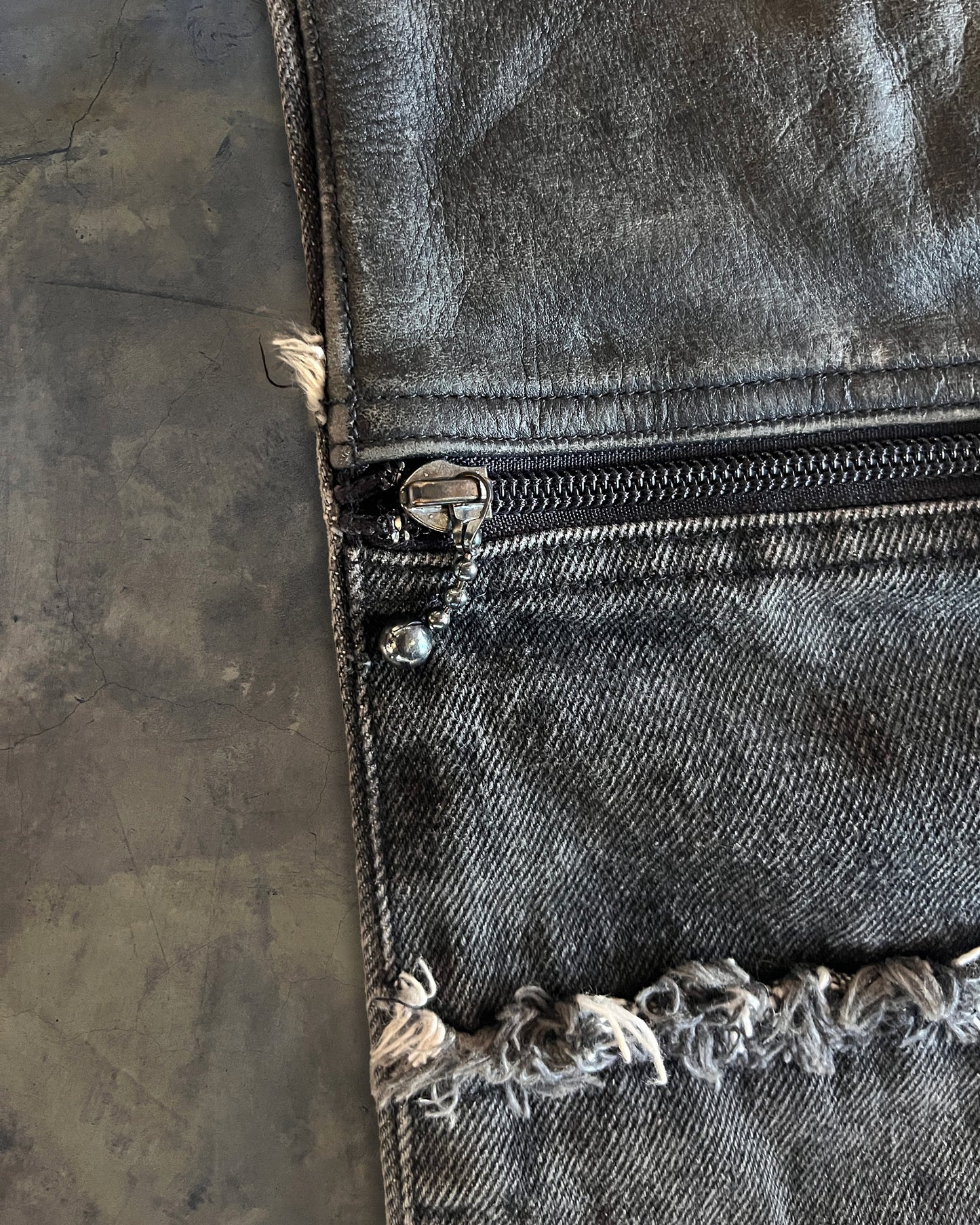 YASUYUKI ISHII LEATHER PATCH HAGI DENIM