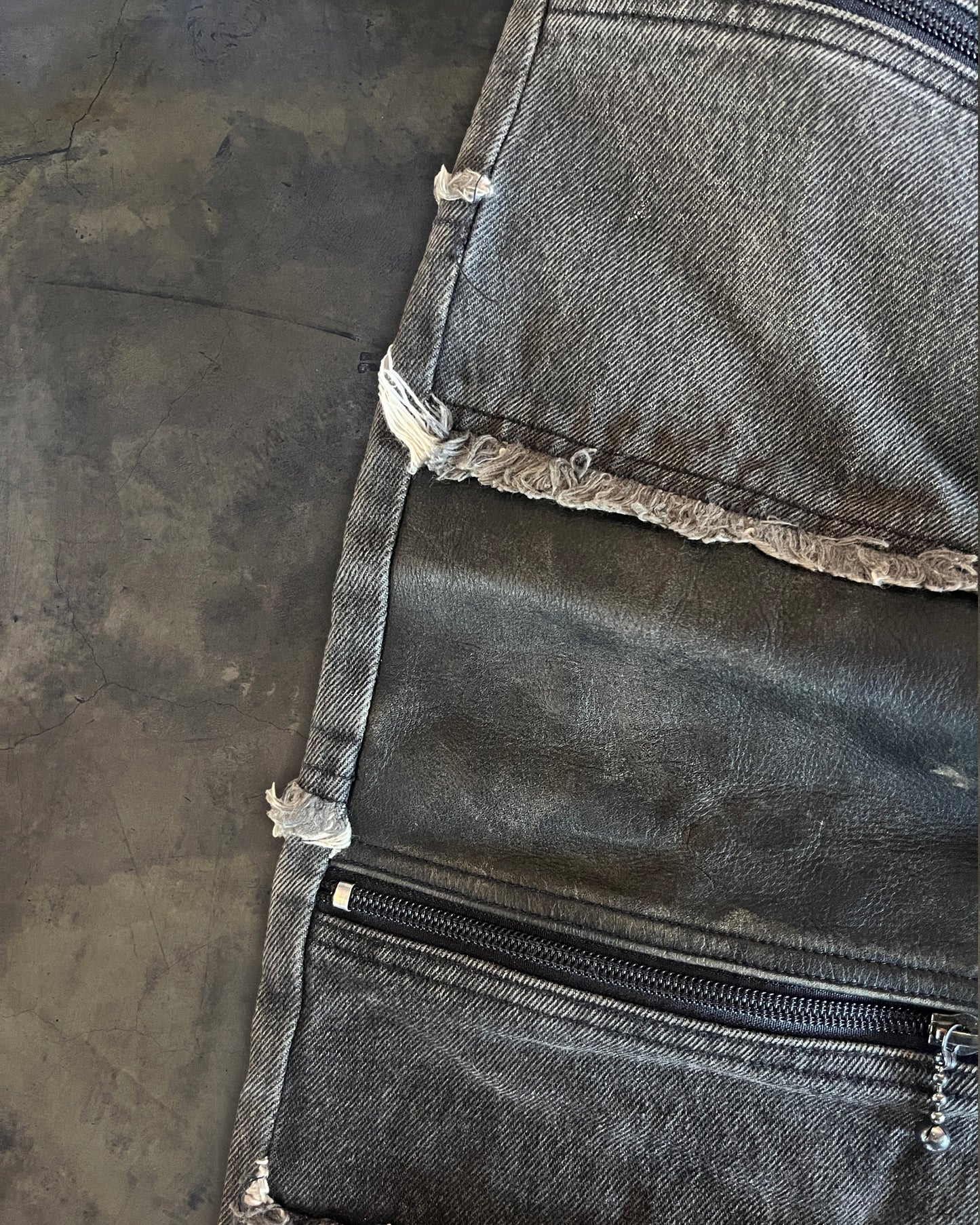 YASUYUKI ISHII LEATHER PATCH HAGI DENIM