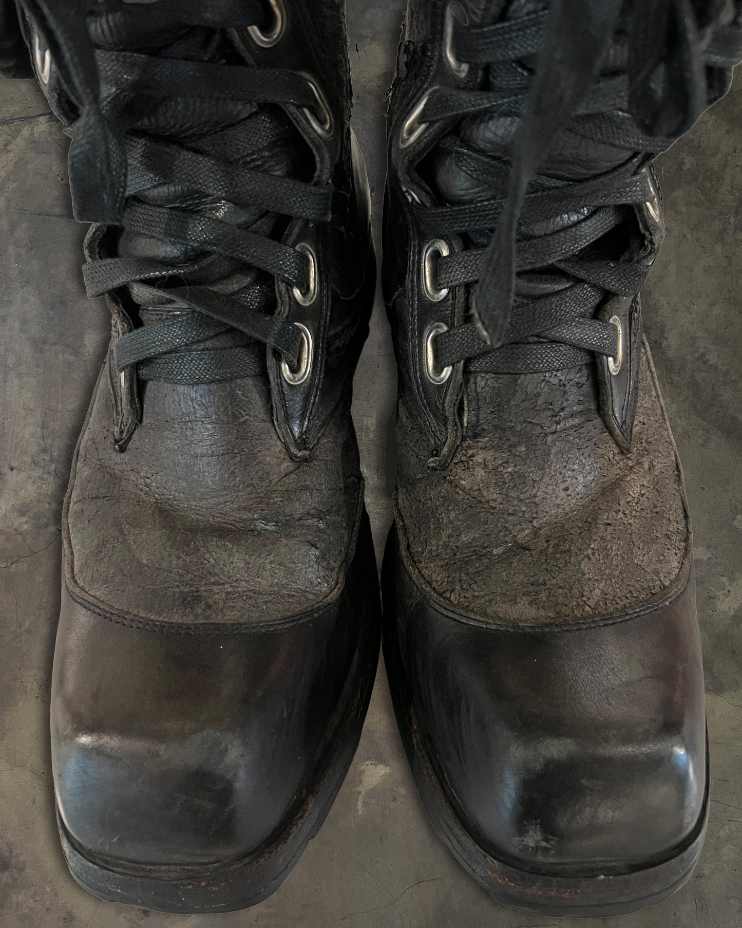 KMRii EROSION SKIN RIVET BOOTS
