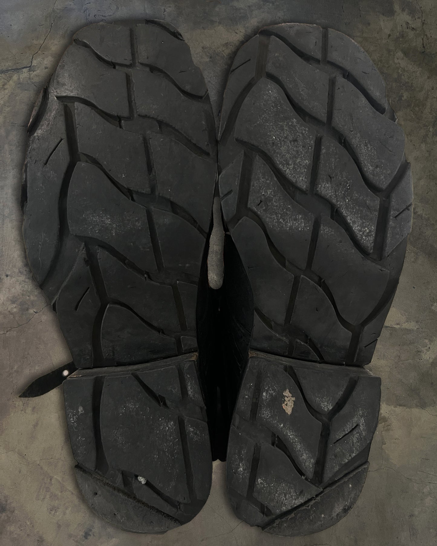 KMRii EROSION SKIN RIVET BOOTS