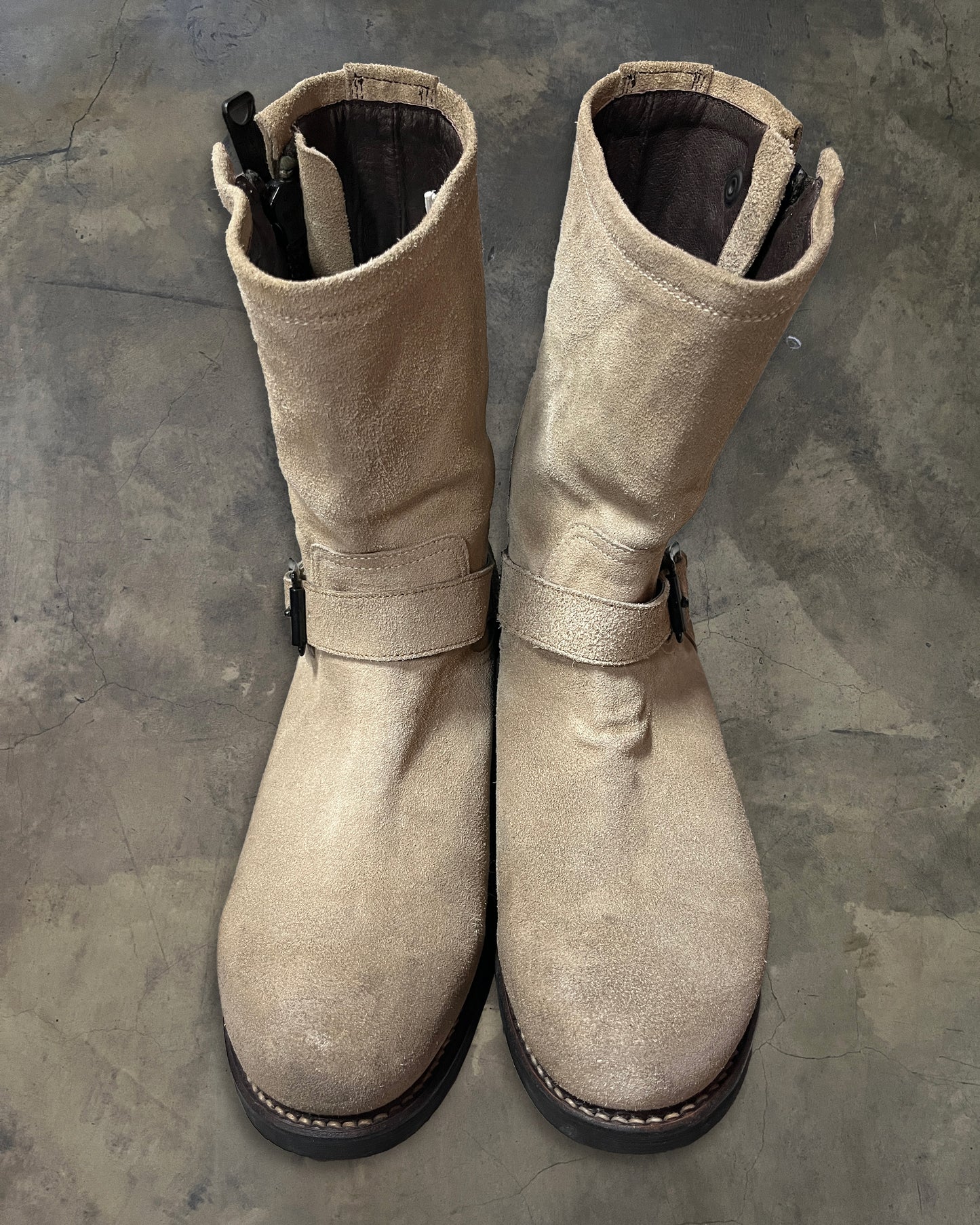 5351 POUR LES HOMMES NUBUCK BUCKLE BOOTS