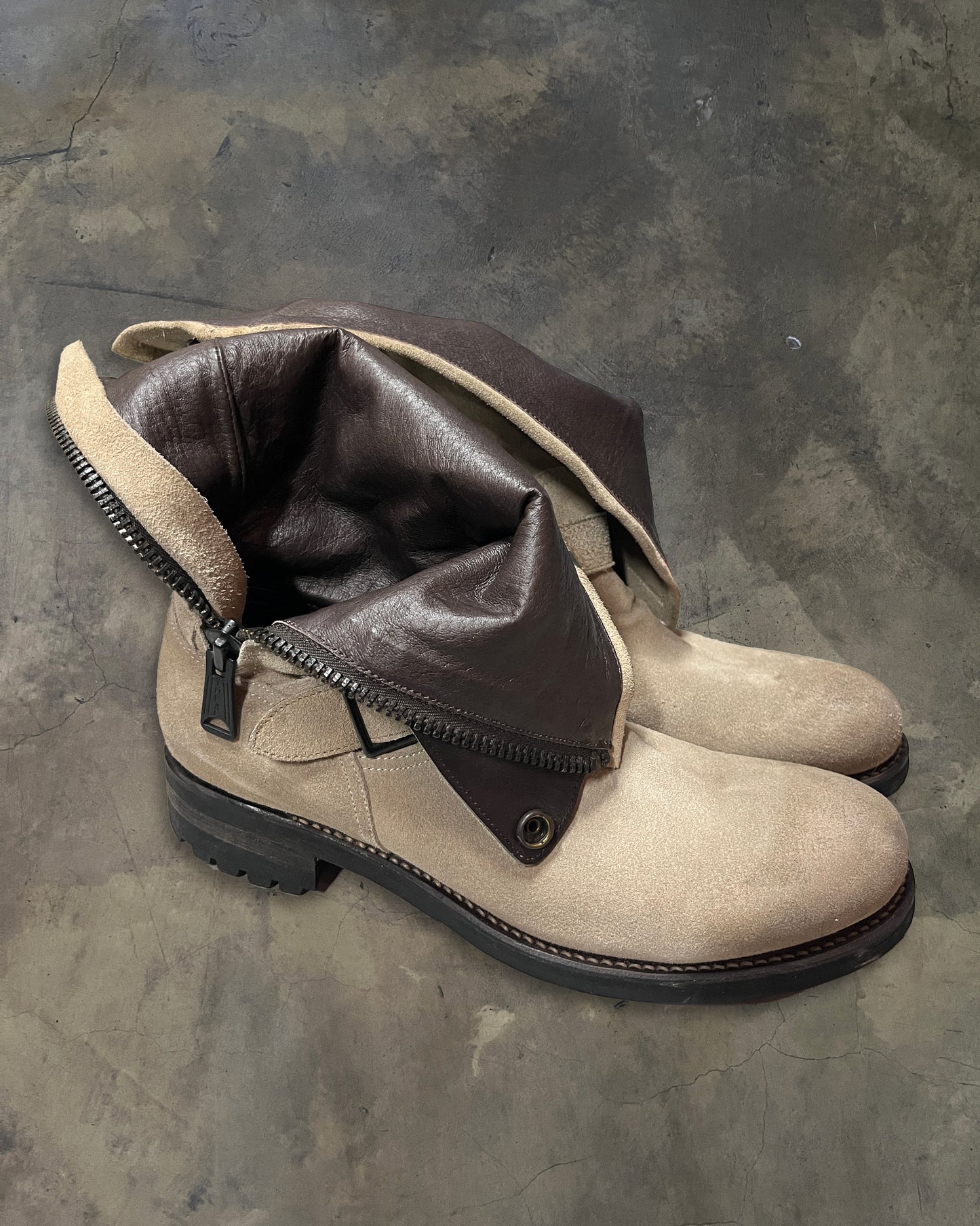 5351 POUR LES HOMMES NUBUCK BUCKLE BOOTS
