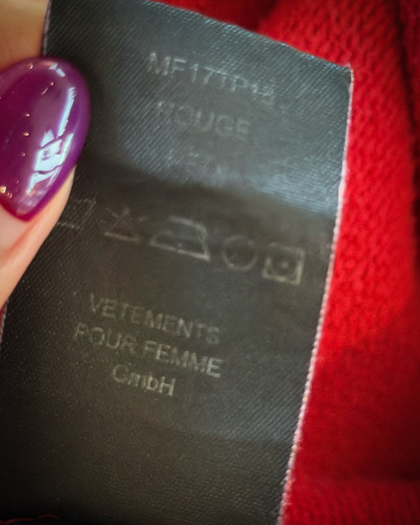 VETEMENTS AW2016 KOREA EXCLUSIVE HEAVY METAL RED HOODIE