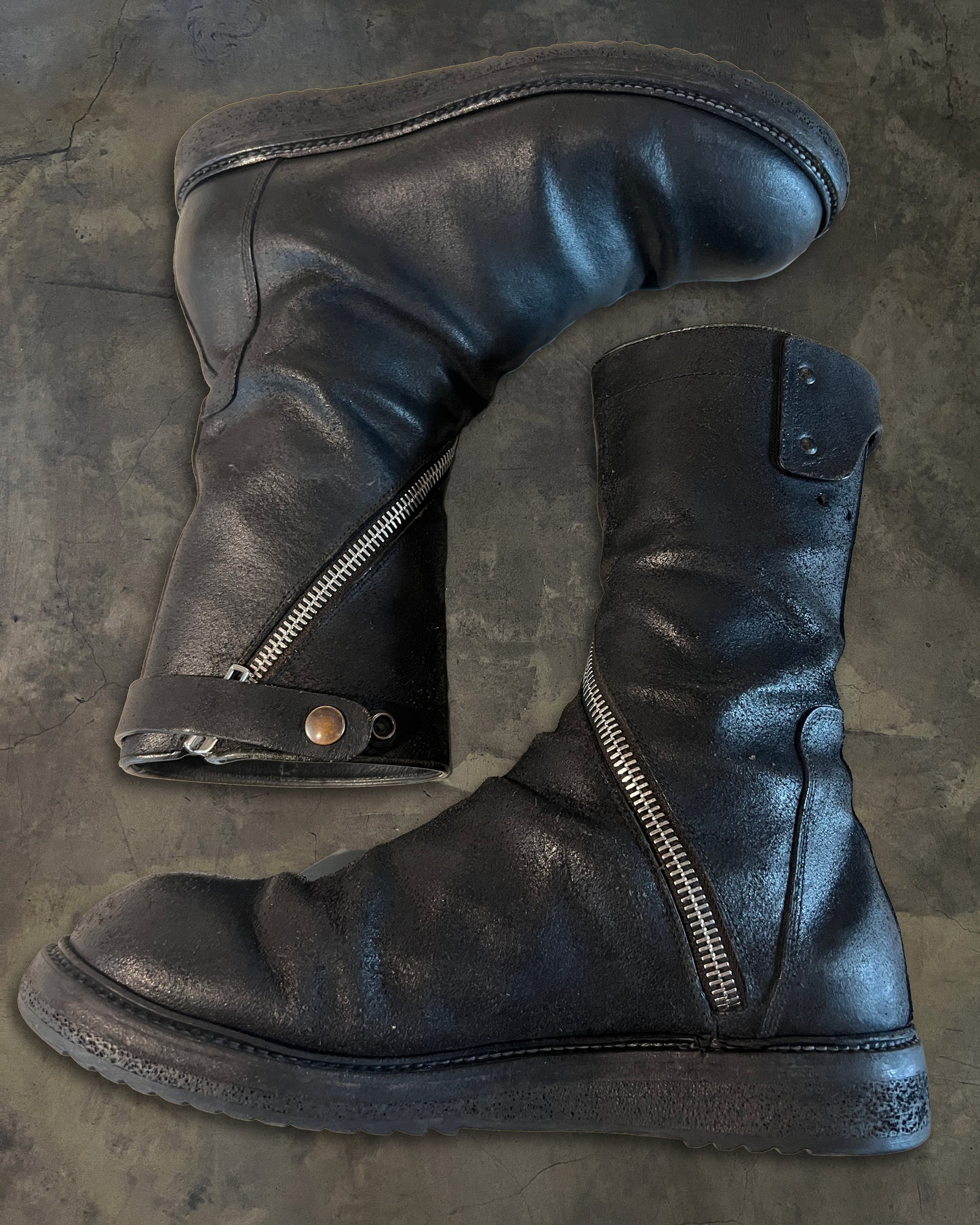 RICK OWENS FW2010 " GLEAM " BLISTERED LEATHER SPIRAL ZIP CREEPER BOOTS