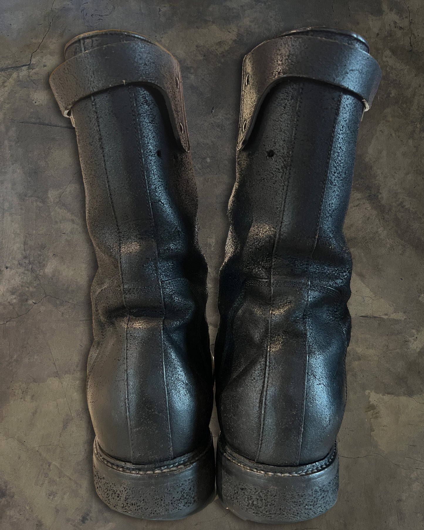 RICK OWENS FW2010 " GLEAM " BLISTERED LEATHER SPIRAL ZIP CREEPER BOOTS