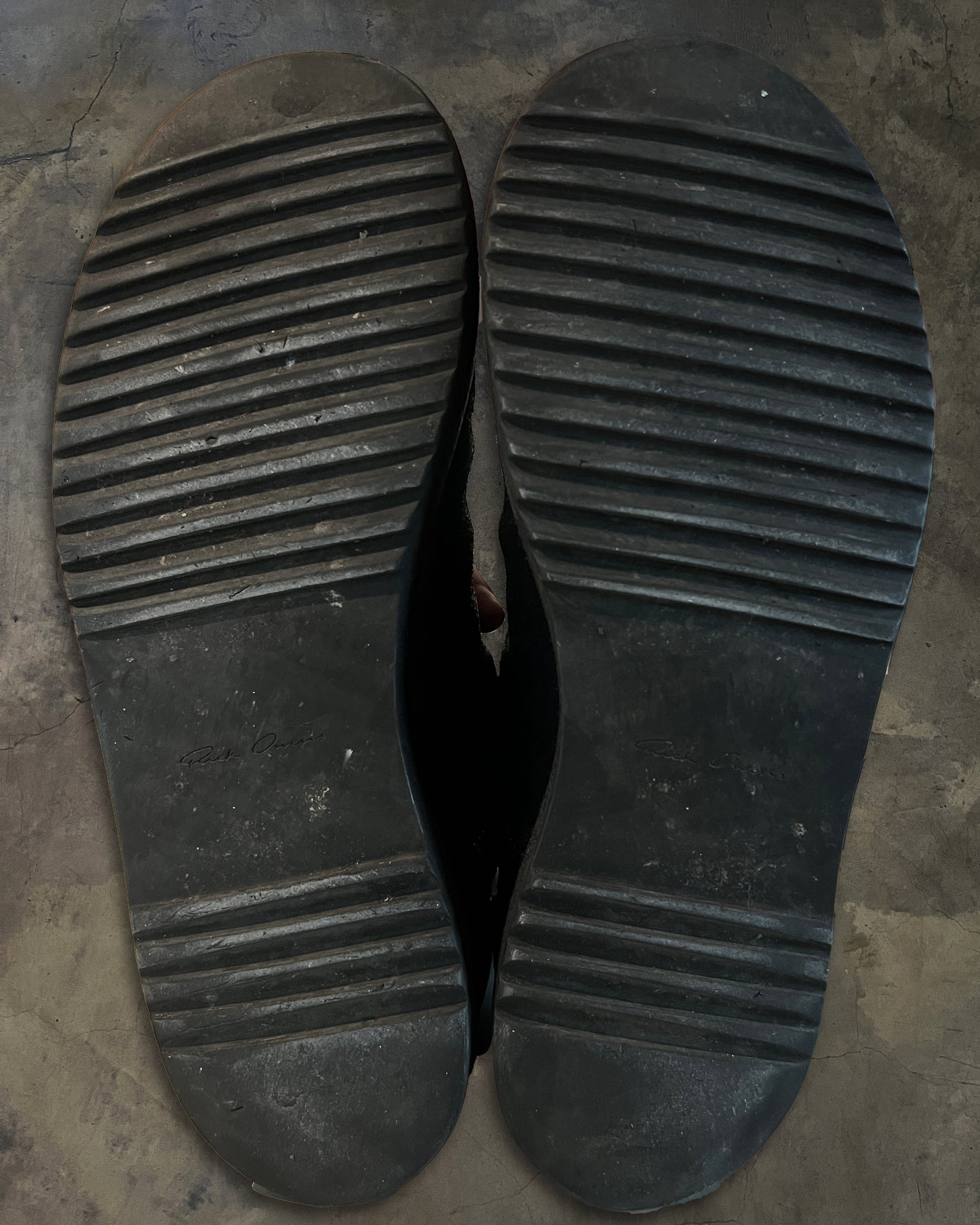 RICK OWENS FW2010 " GLEAM " BLISTERED LEATHER SPIRAL ZIP CREEPER BOOTS