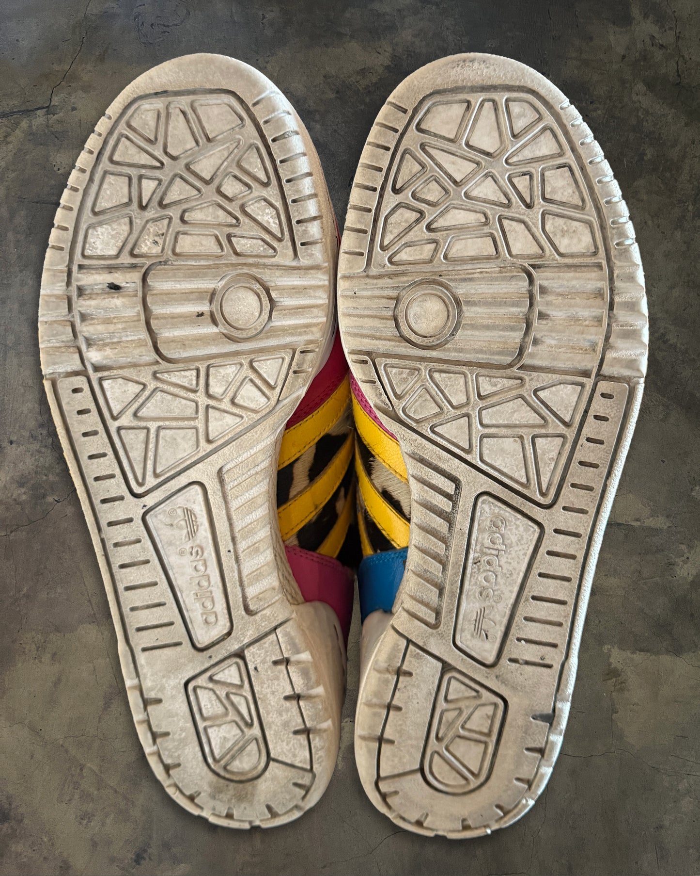 JEREMY SCOTT X 2NE1 ADIDAS WINGS