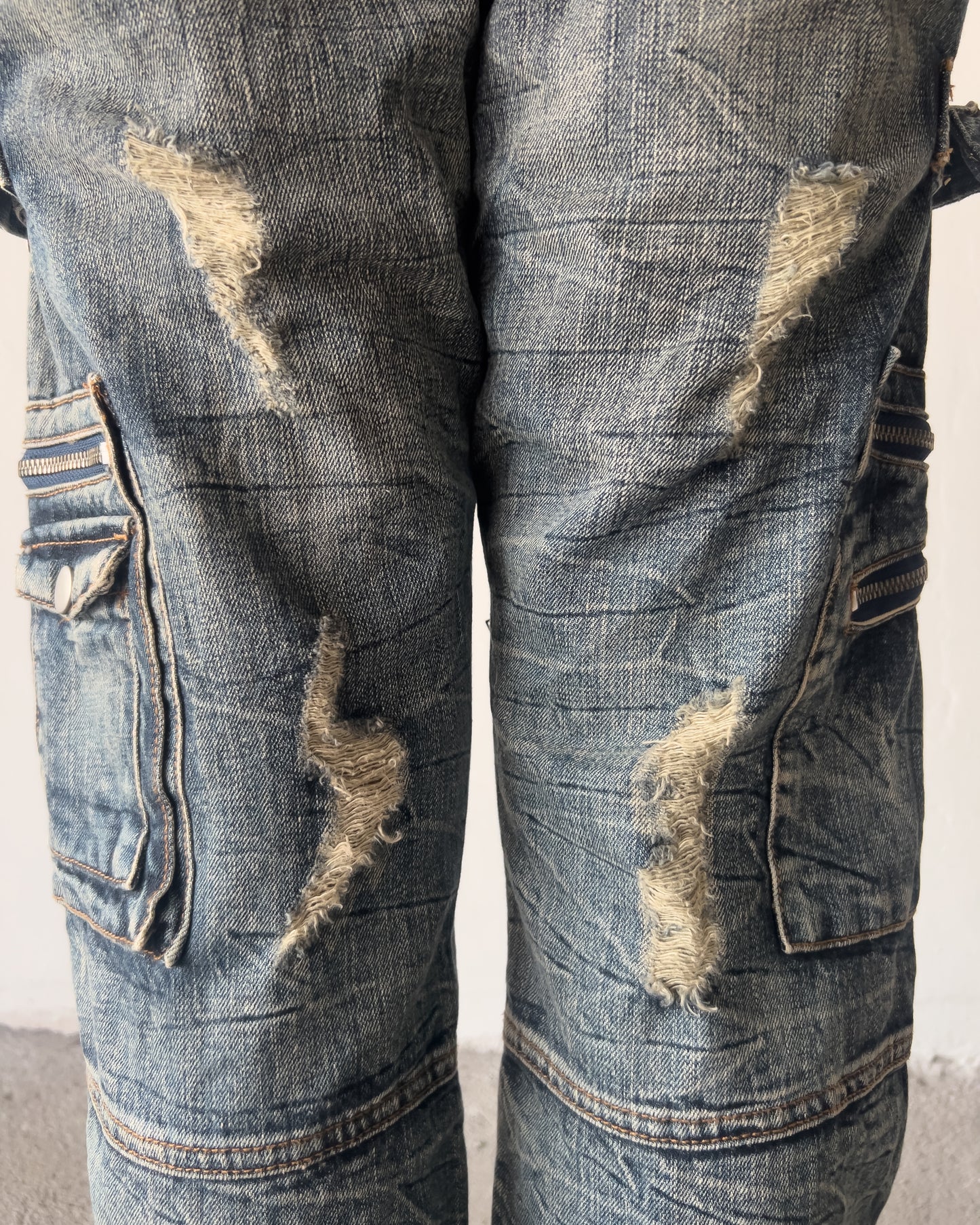 SEMANTIC DESIGN FLARED MULTI-POCKETED DENIM ★★★