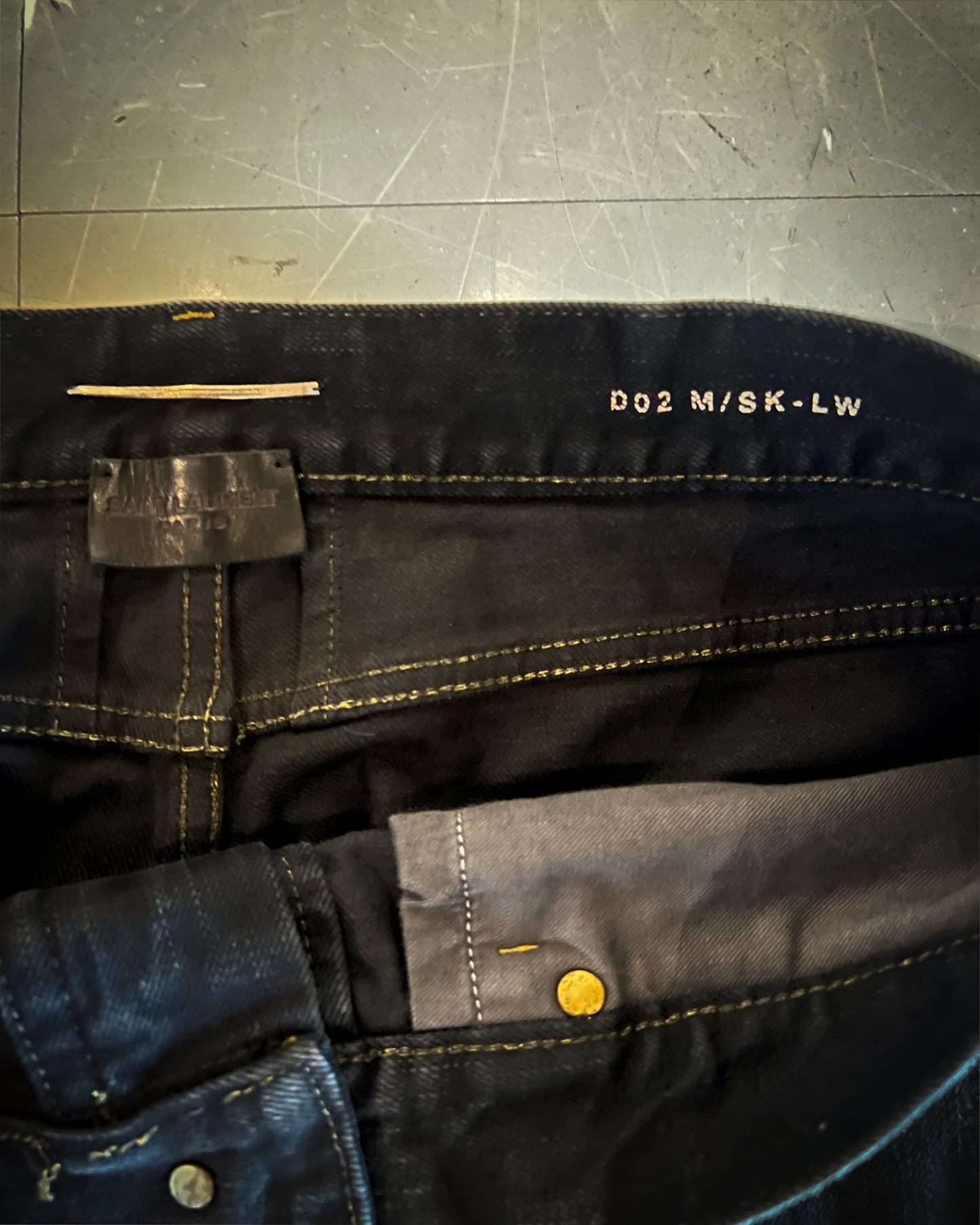 SAINT LAURENT CRASH WAXED D02